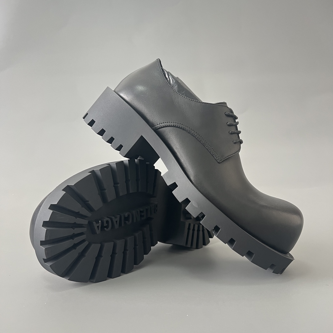 Balenciaga  巴黎世家 Comfy  亚光面 牛皮  翘头细鞋带  皮鞋 黑色 C0- 