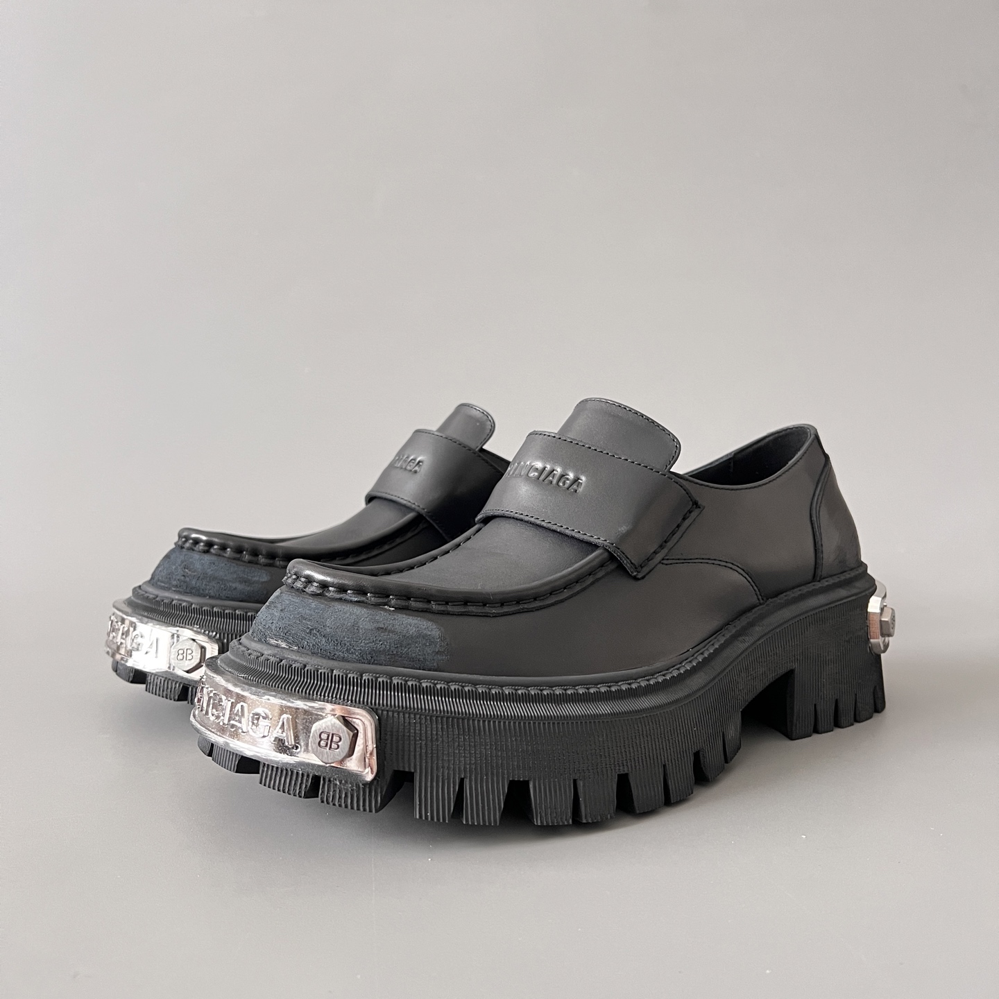 Balenciaga  巴黎世家 Tractor  做旧效果 铭牌标识 德比 乐福 皮鞋 黑色 C0-825735WBSA81010