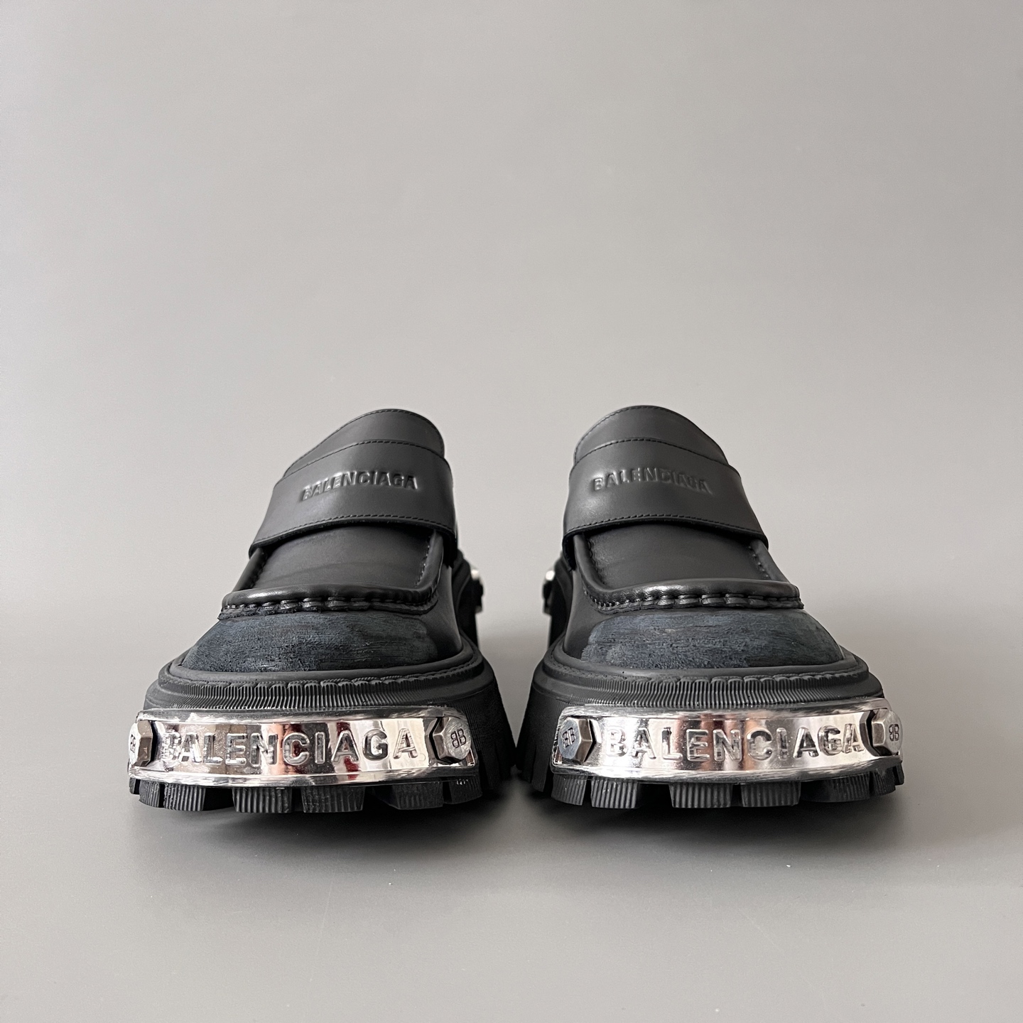 Balenciaga  巴黎世家 Tractor  做旧效果 铭牌标识 德比 乐福 皮鞋 黑色 C0-825735WBSA81010