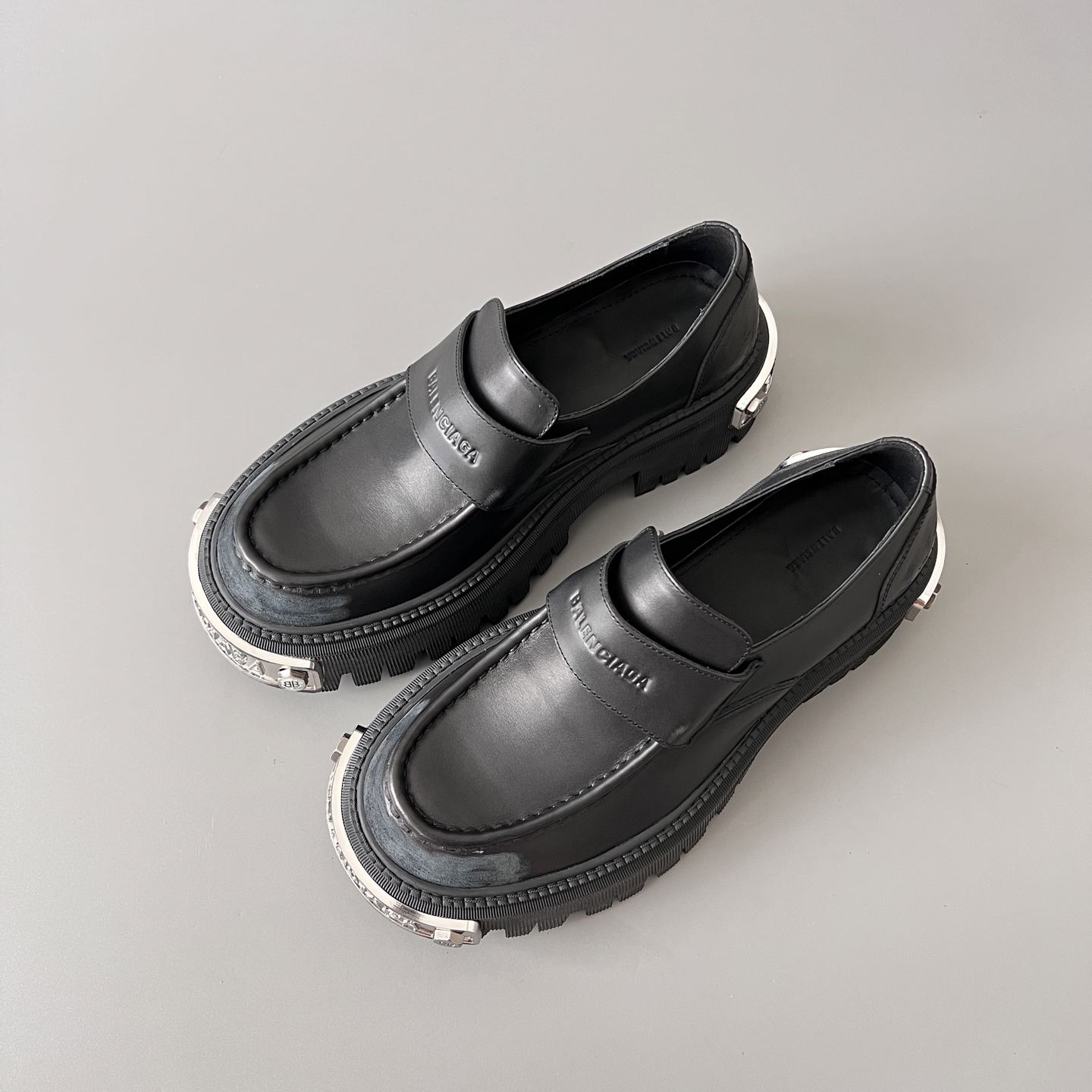 Balenciaga  巴黎世家 Tractor  做旧效果 铭牌标识 德比 乐福 皮鞋 黑色 C0-825735WBSA81010