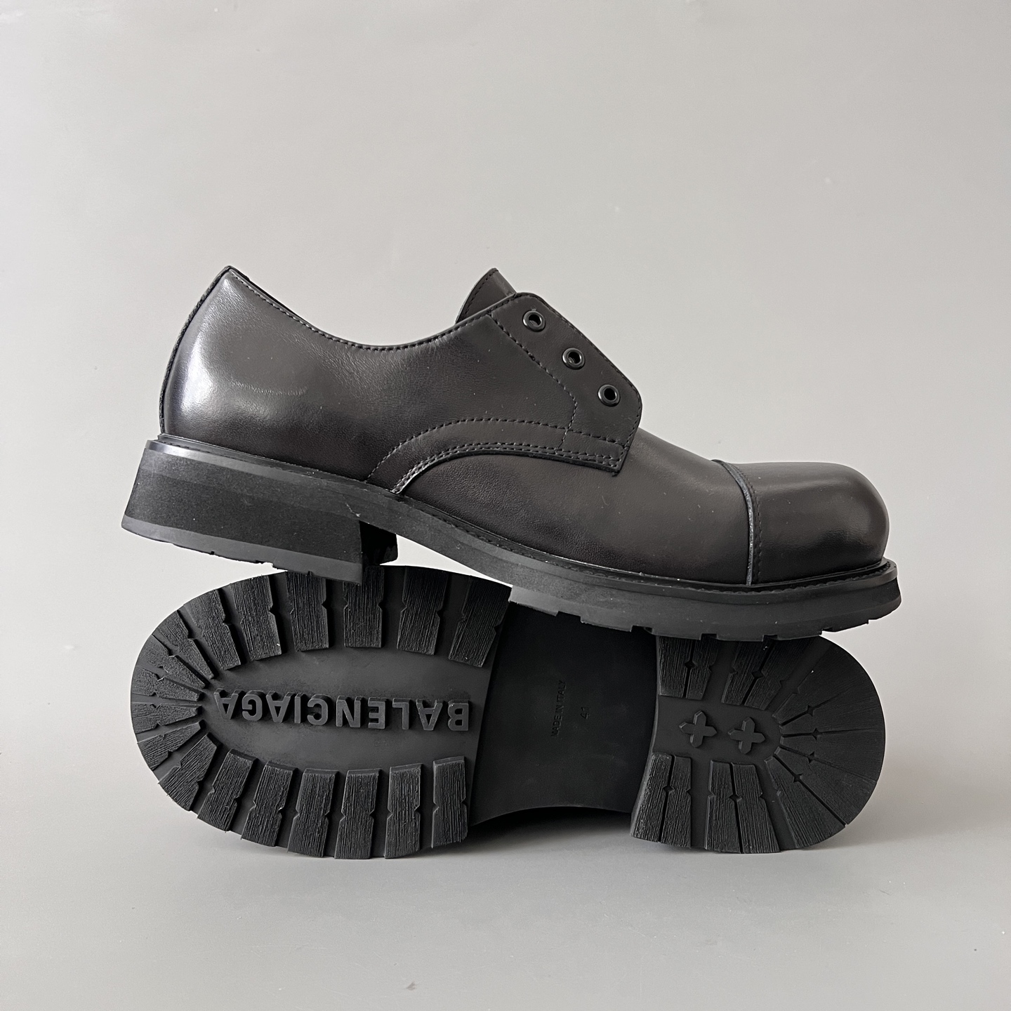 Balenciaga  巴黎世家 TRUCK 牛皮 圆头无鞋带  德比鞋皮鞋 黑色 C0-844932WCDA01000