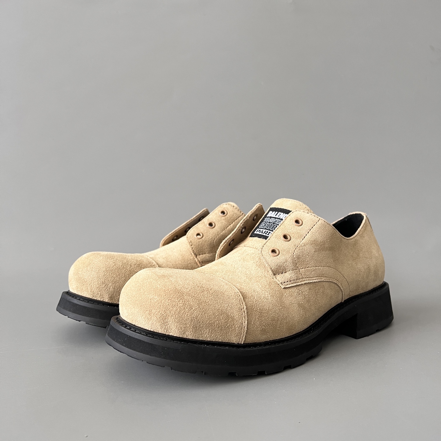 Balenciaga  巴黎世家 TRUCK 牛皮 圆头无鞋带  德比鞋   麂皮鞋 沙色 C0-844932WCB419099
