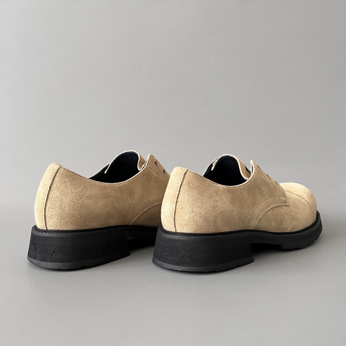 Balenciaga  巴黎世家 TRUCK 牛皮 圆头无鞋带  德比鞋   麂皮鞋 沙色 C0-844932WCB419099