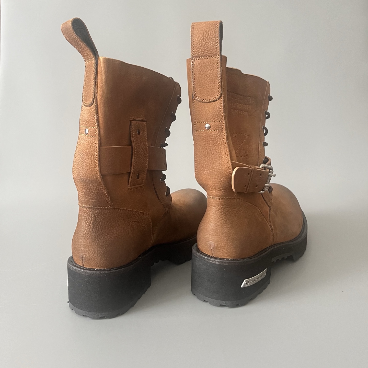 Balenciaga  巴黎世家 Venom 牛皮  短筒 马丁靴 棕色