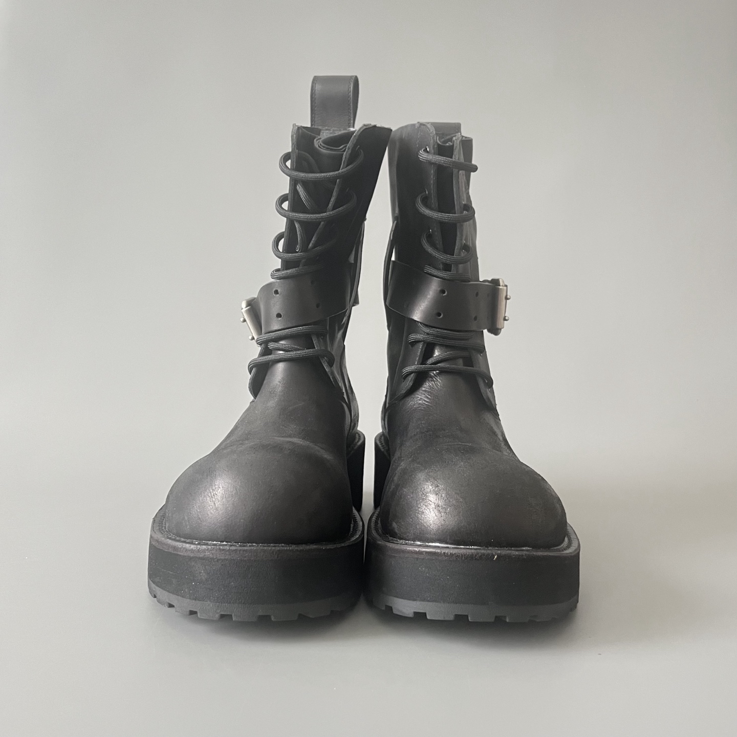 Balenciaga  巴黎世家 Venom 牛皮  短筒 马丁靴 黑色-D0