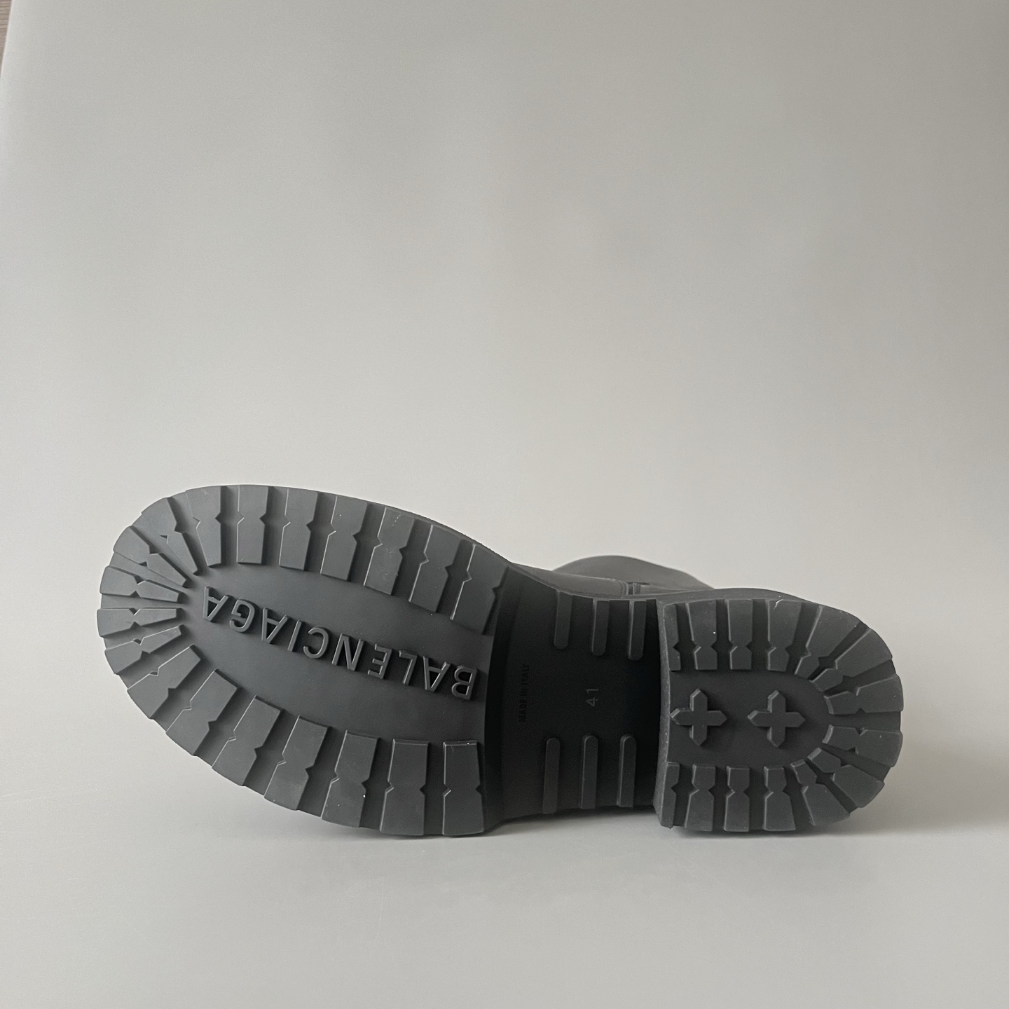 Balenciaga  巴黎世家 Venom 牛皮  短筒 马丁靴 黑色-D0