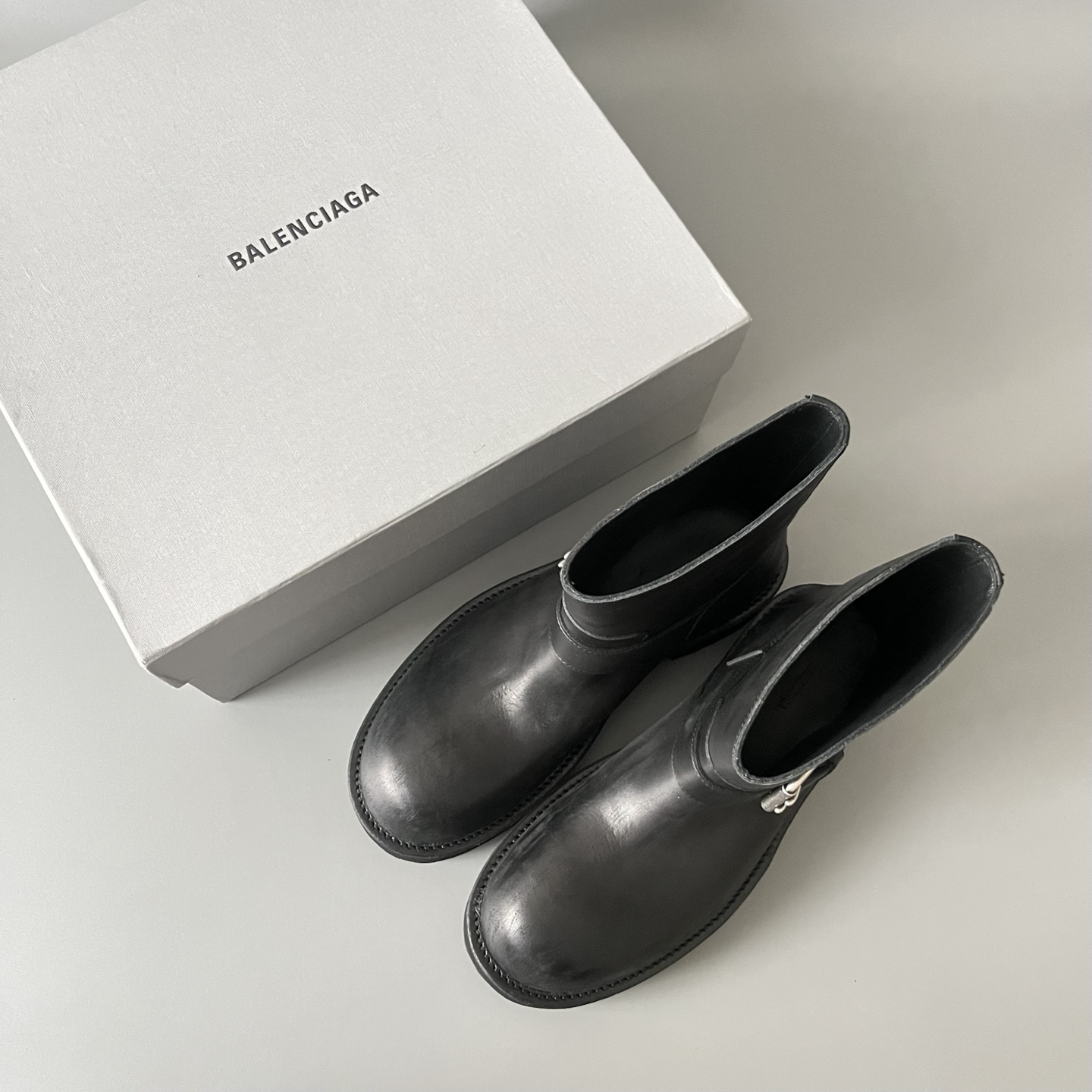 Balenciaga  巴黎世家 Venom 无鞋带 牛皮  短筒 马丁靴 黑色-D0
