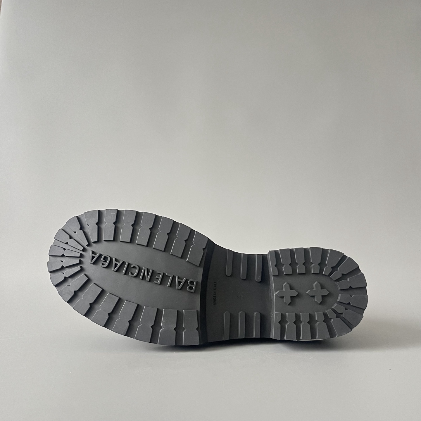 Balenciaga  巴黎世家 Venom 无鞋带 麂皮  短筒 马丁靴 黑色-D0