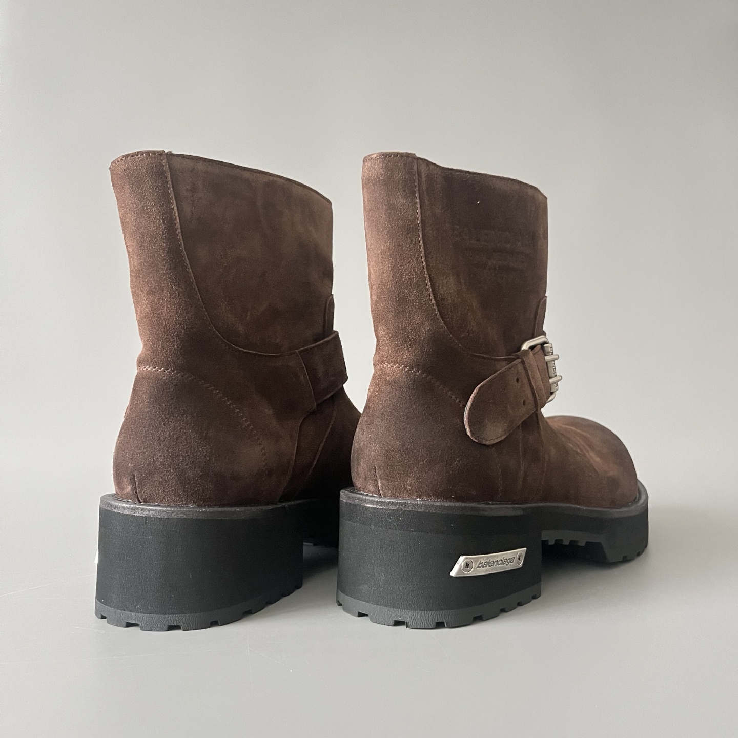 Balenciaga  巴黎世家 Venom 无鞋带 麂皮  短筒 马丁靴 棕色-D0-873433WCB432981