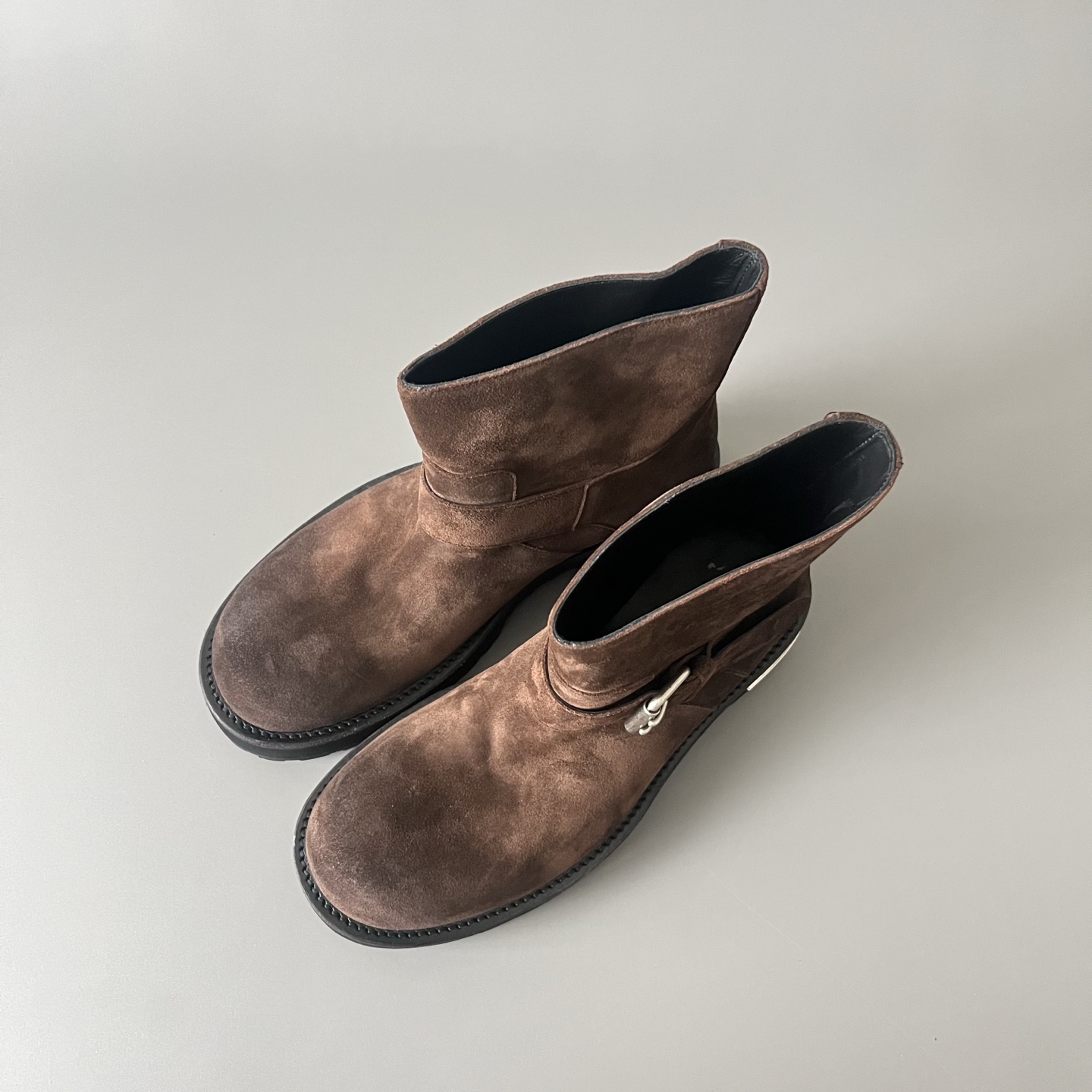 Balenciaga  巴黎世家 Venom 无鞋带 麂皮  短筒 马丁靴 棕色-D0-873433WCB432981