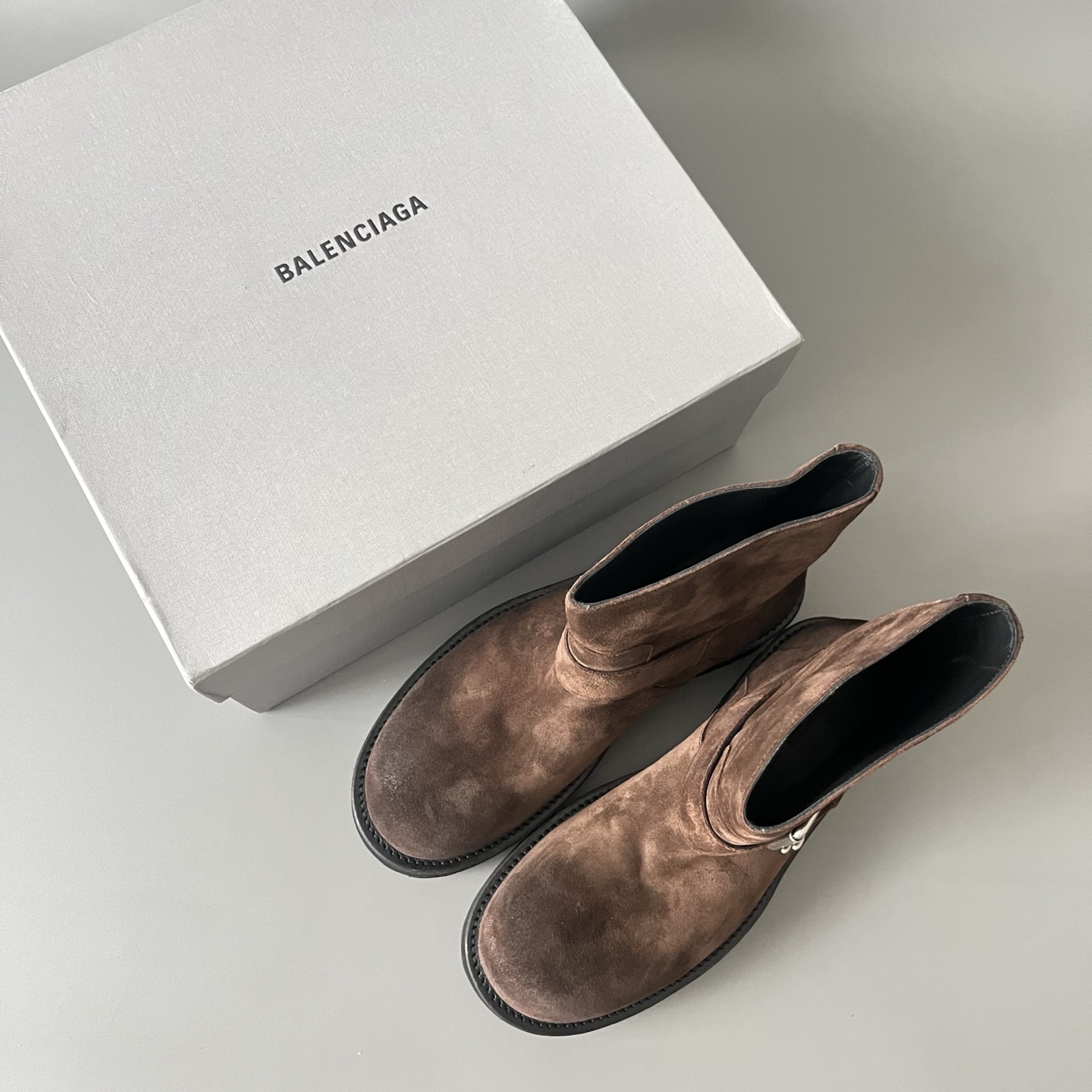 Balenciaga  巴黎世家 Venom 无鞋带 麂皮  短筒 马丁靴 棕色-D0-873433WCB432981