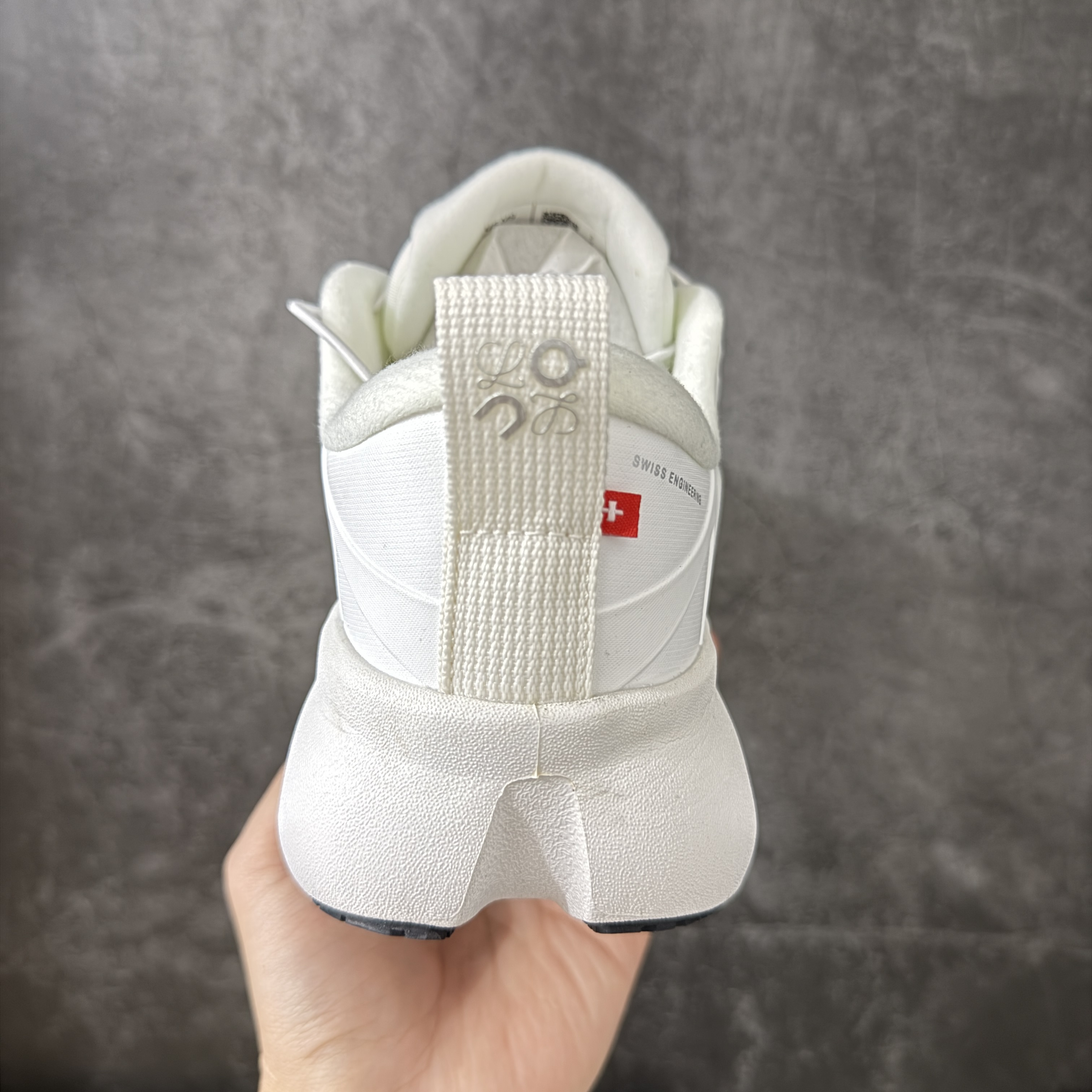 On昂跑 LOEWE x On Cloudsolo 时尚舒适防滑耐磨  波鞋 跑步鞋 男女同款 厚底抽绳 白色-B0-M929282X38-2013