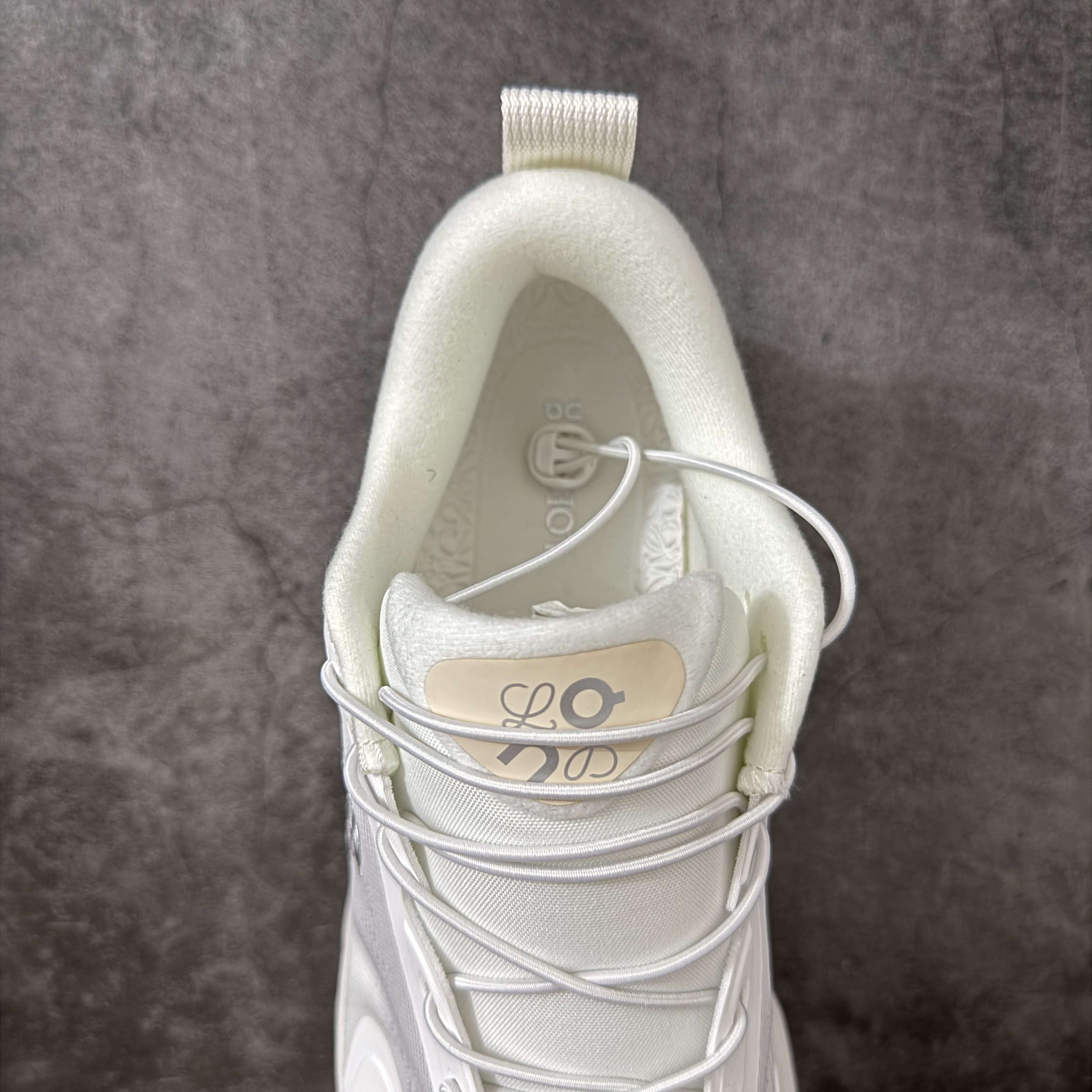On昂跑 LOEWE x On Cloudsolo 时尚舒适防滑耐磨  波鞋 跑步鞋 男女同款 厚底抽绳 白色-B0-M929282X38-2013