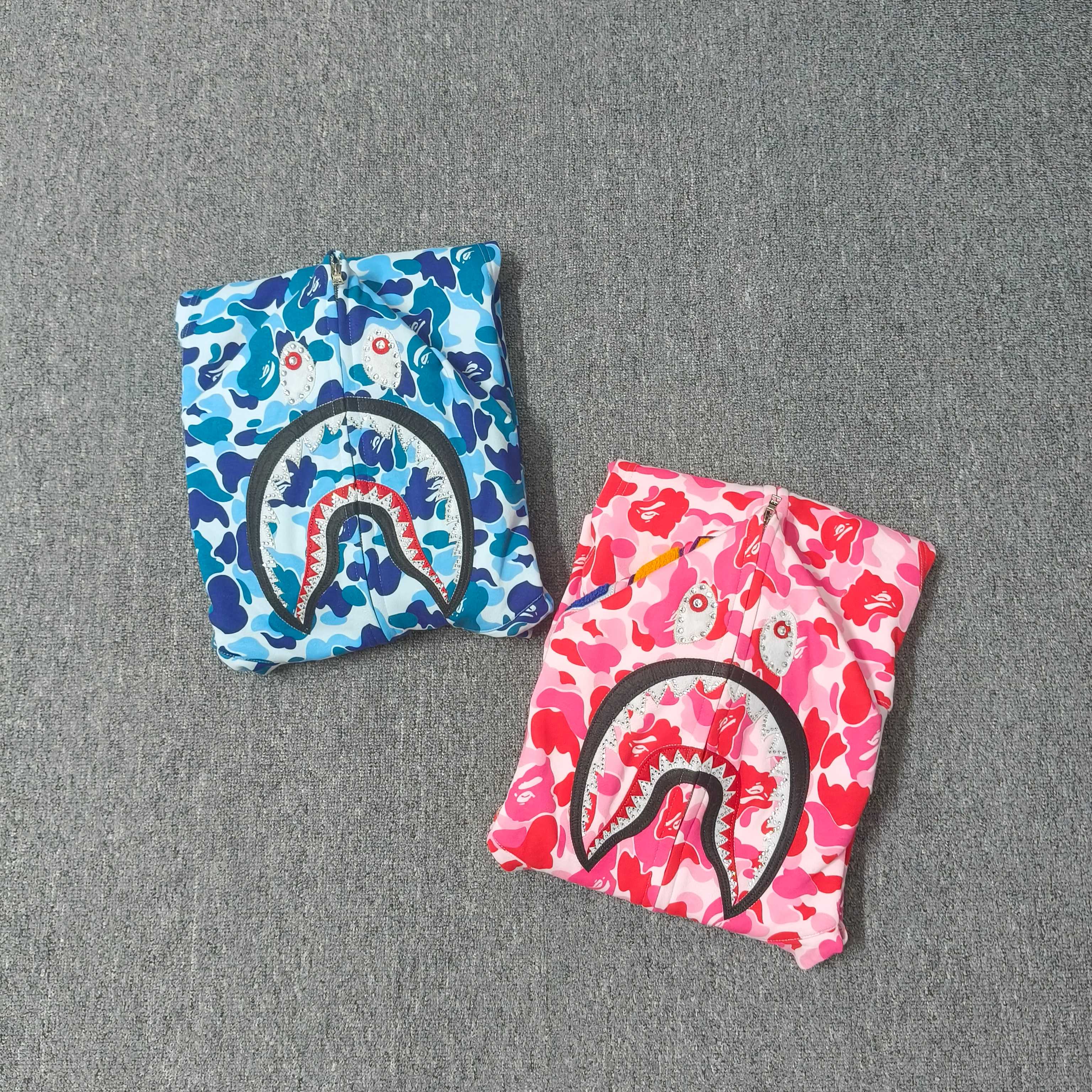A BATHING APE BAPE  CAMO 水钻 迷彩 鲨鱼猿人拉链外套  男女同款  1M80-215-301