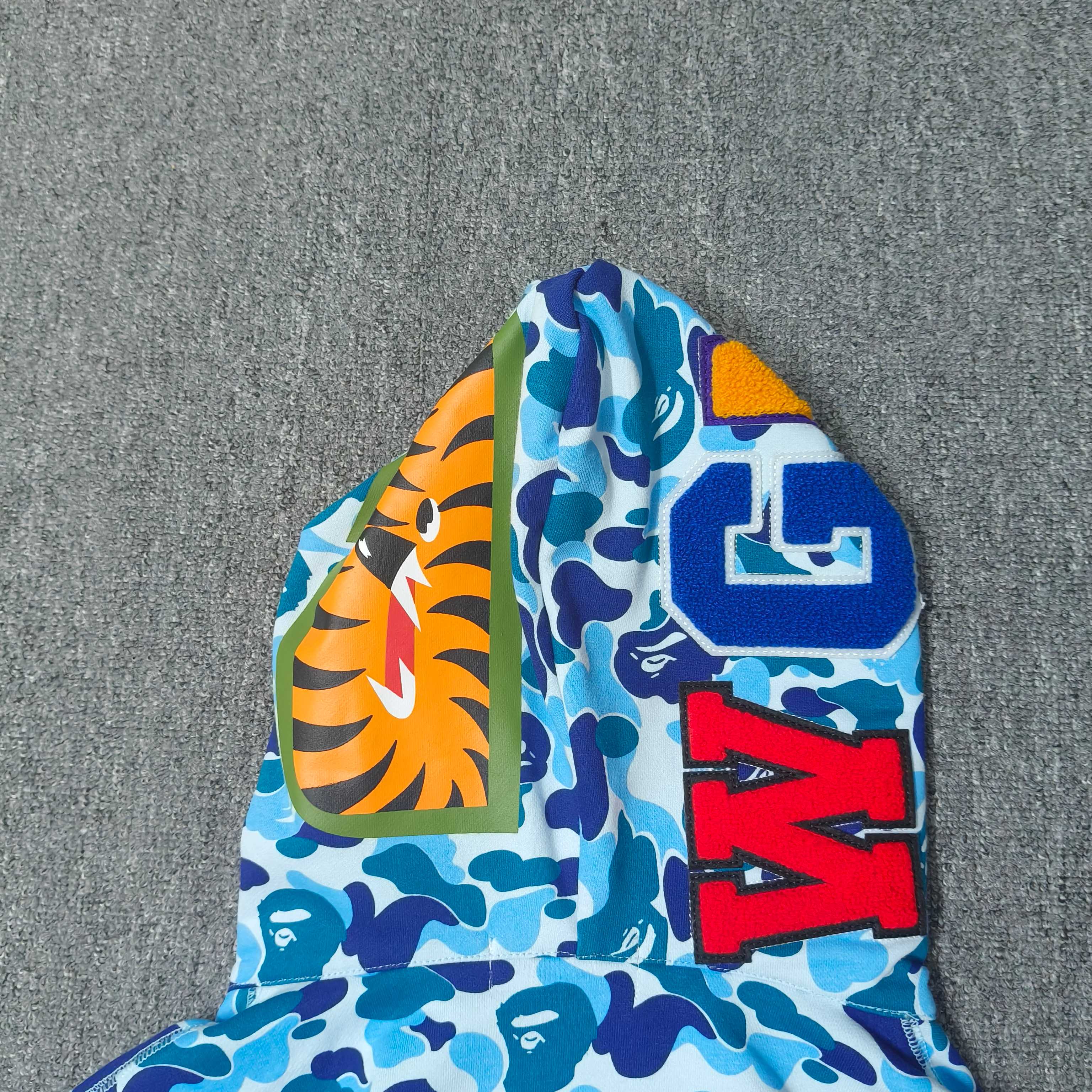 A BATHING APE BAPE  CAMO 水钻 迷彩 鲨鱼猿人拉链外套  男女同款  1M80-215-301