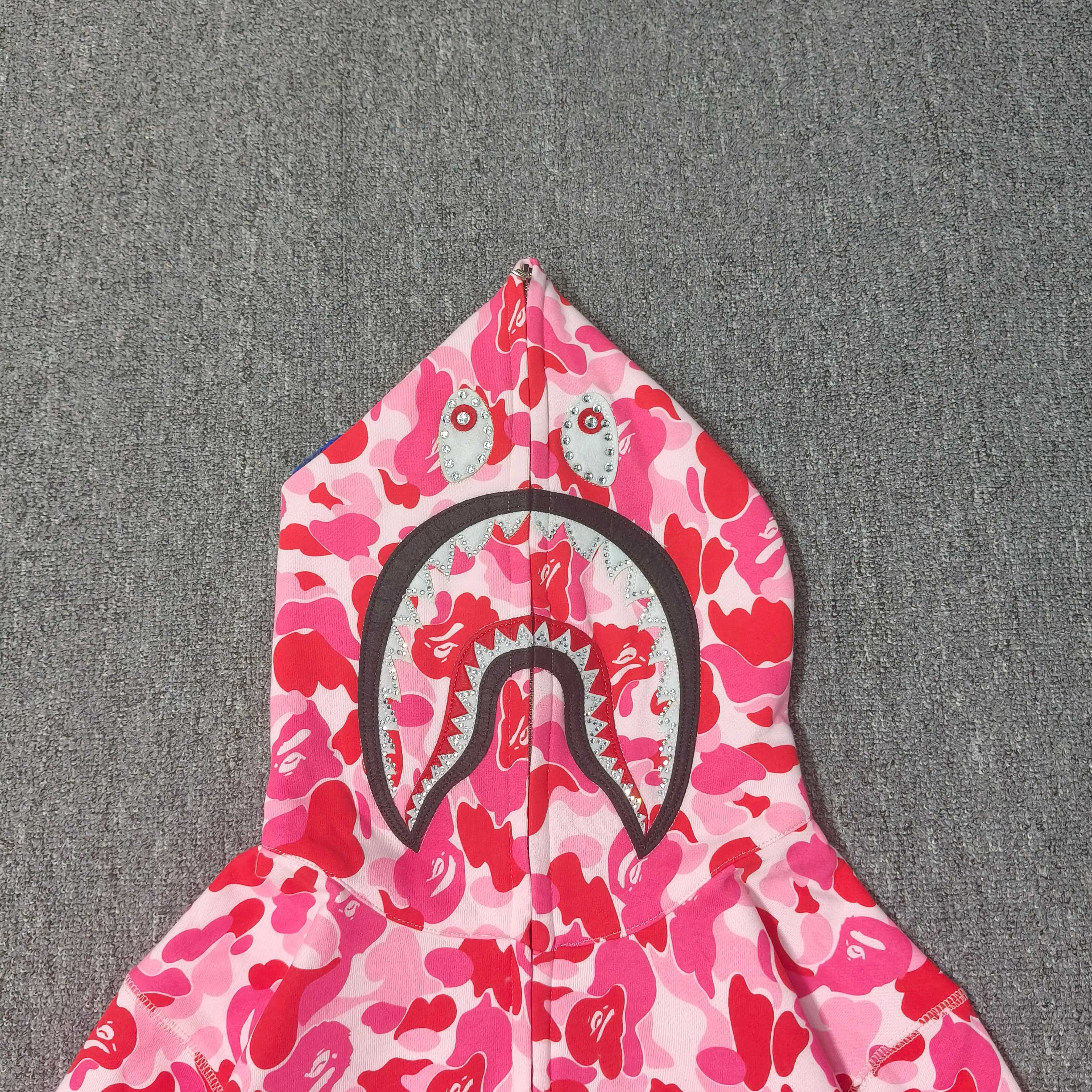 A BATHING APE BAPE  CAMO 水钻 迷彩 鲨鱼猿人拉链外套  男女同款  1M80-215-301