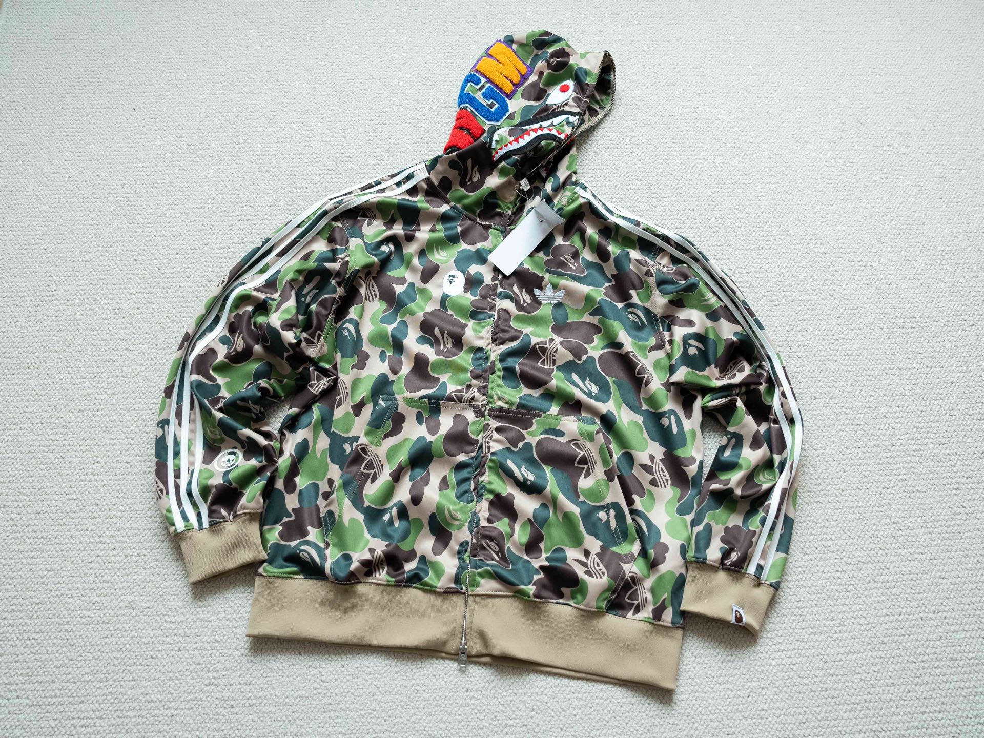   adidas originals x BAPE 联名款 SHARK TRACK HOODIE JACKET 条纹 迷彩绿 KF4916