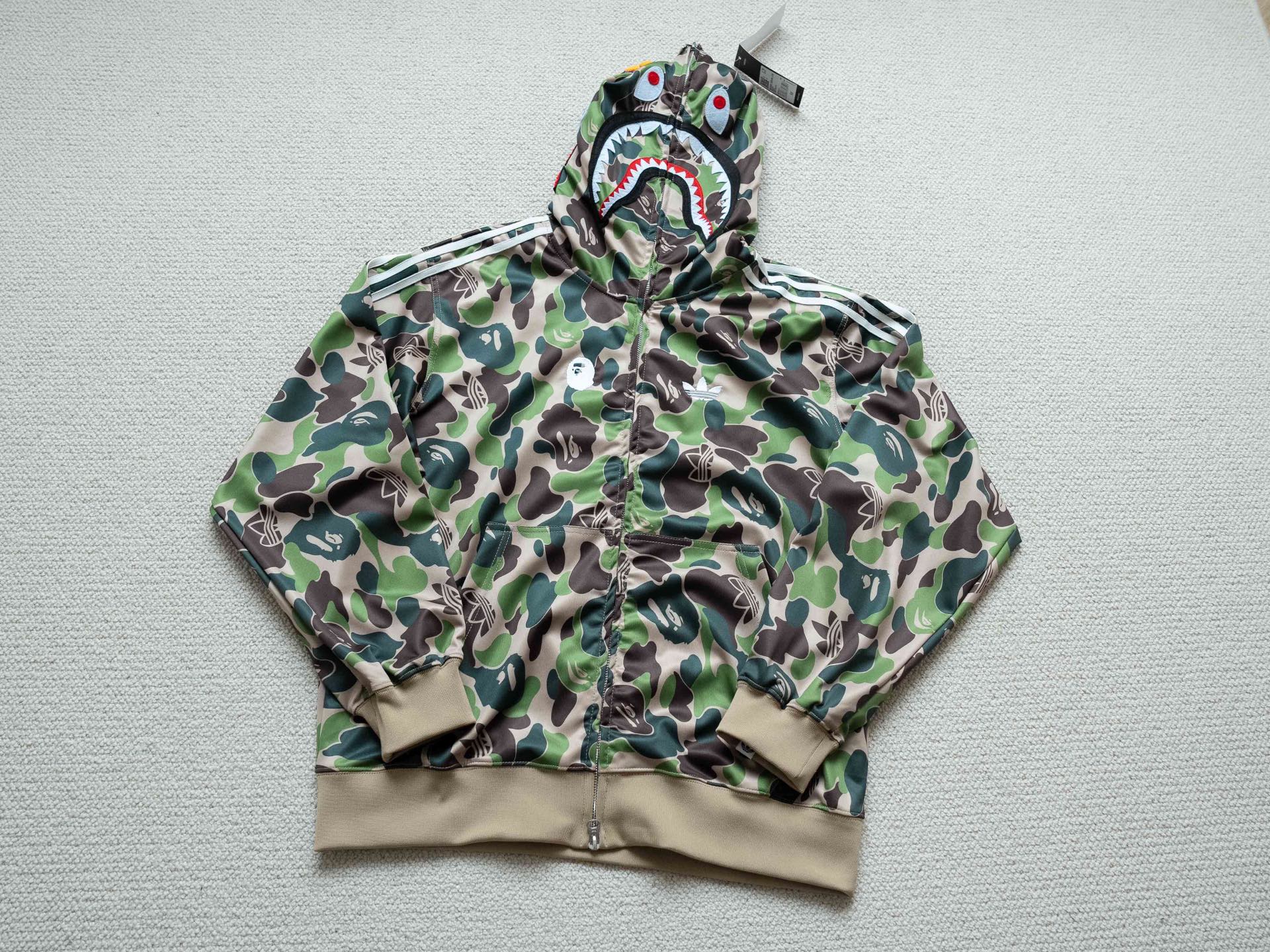   adidas originals x BAPE 联名款 SHARK TRACK HOODIE JACKET 条纹 迷彩绿 KF4916