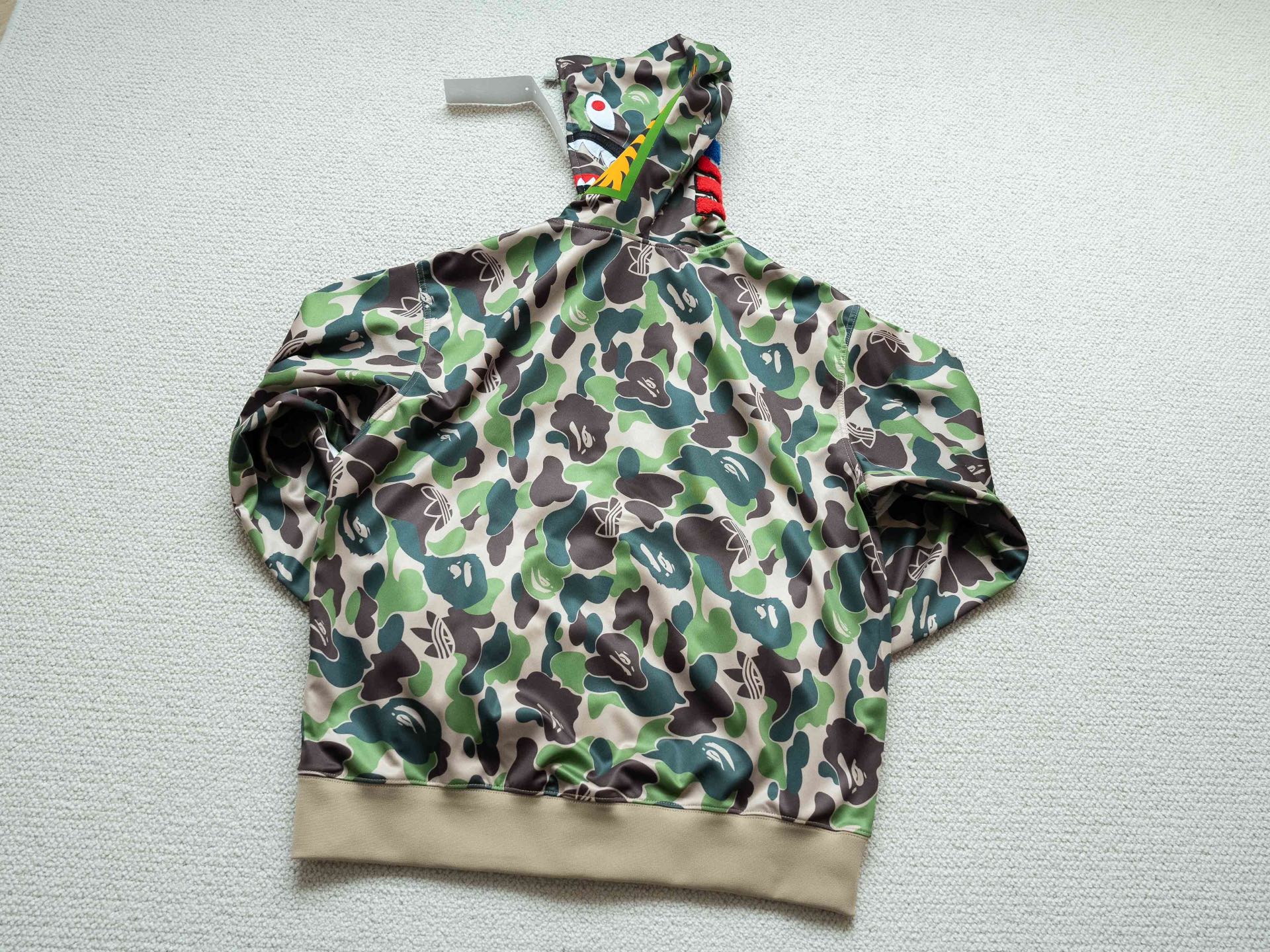   adidas originals x BAPE 联名款 SHARK TRACK HOODIE JACKET 条纹 迷彩绿 KF4916