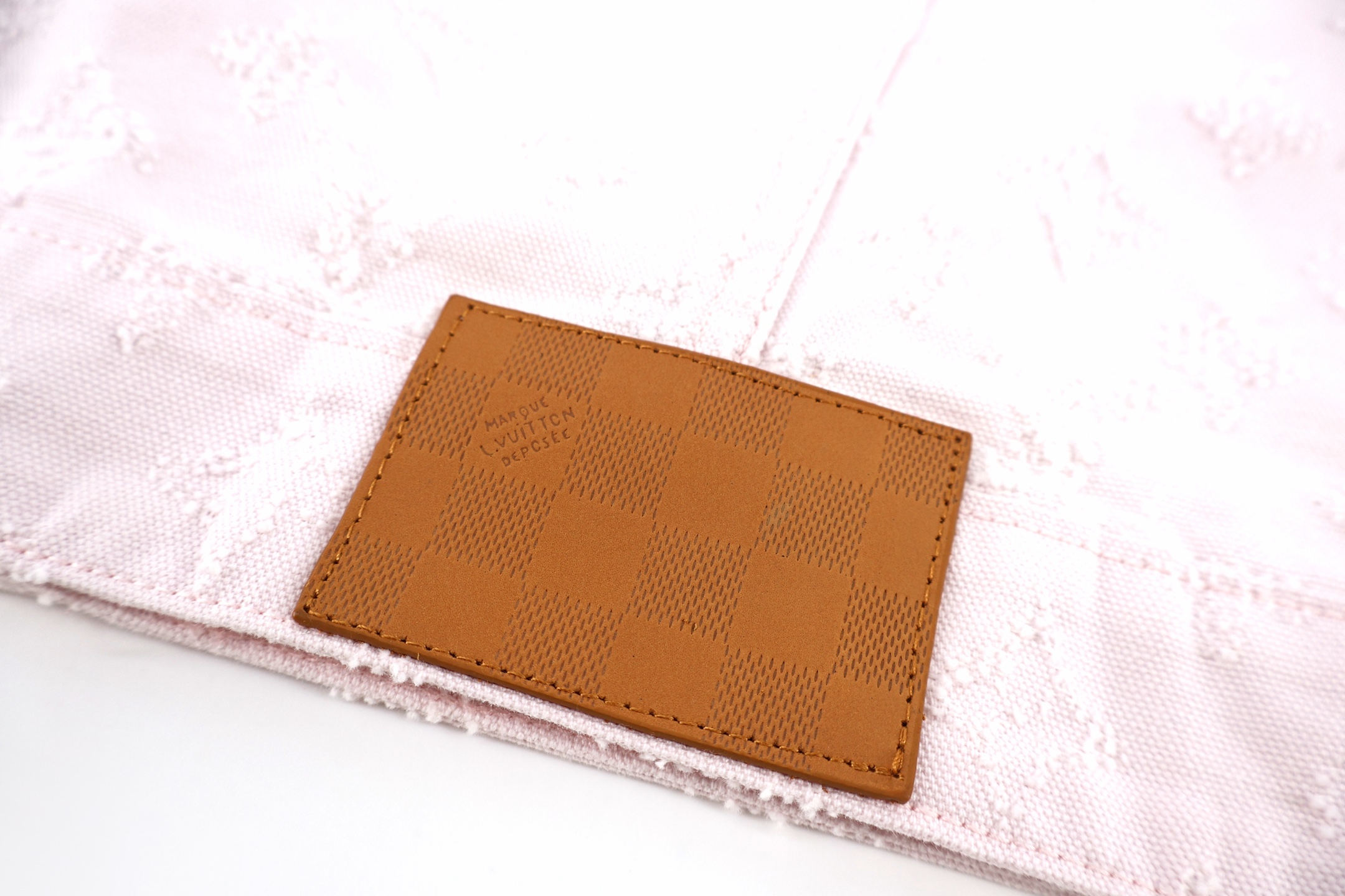 LOUIS VUITTON 路易威登 LV 老花针刺工艺牛仔外套 牛仔衣 夹克 长袖 秋冬 粉色 C0 