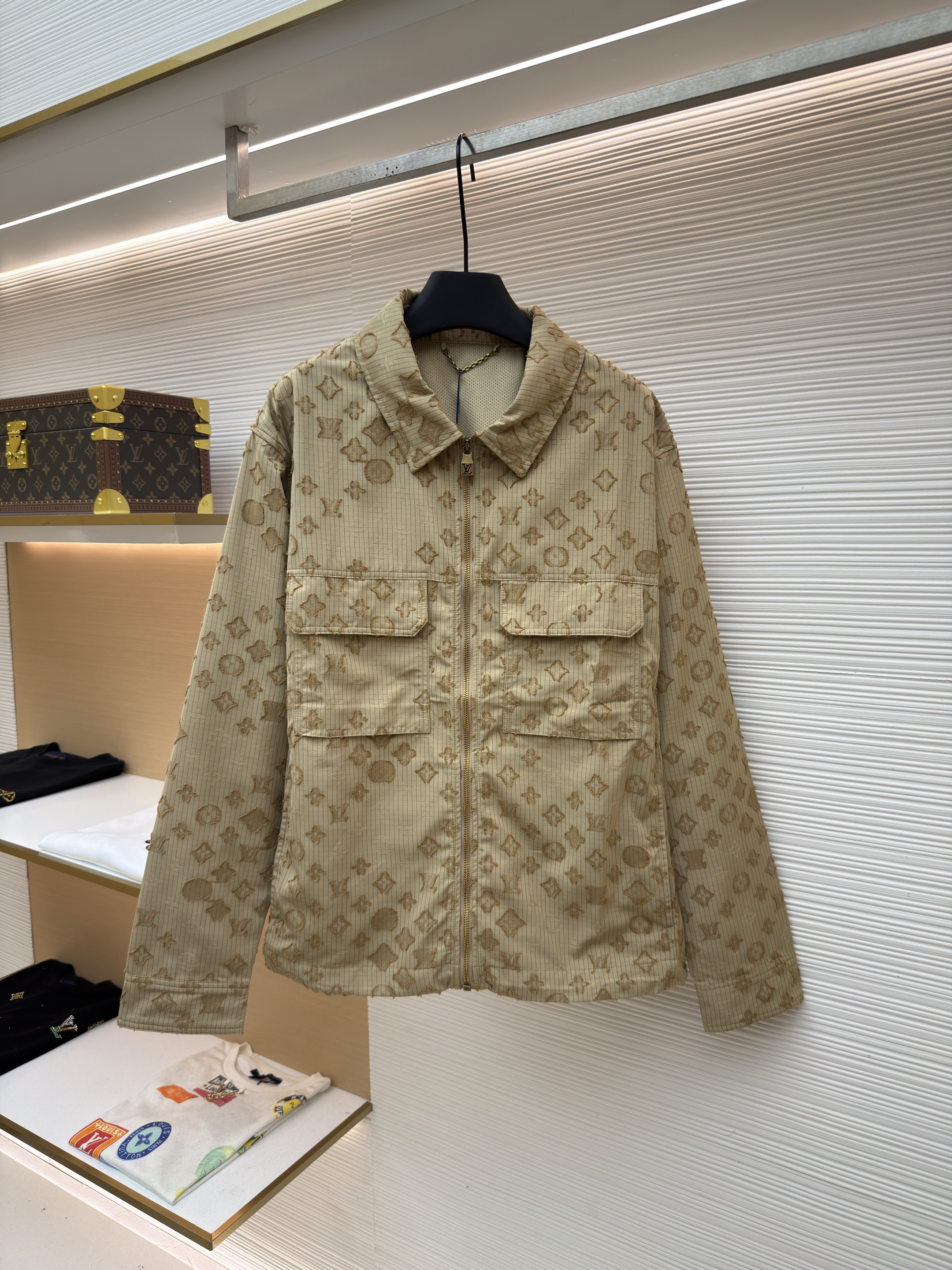 LOUIS VUITTON 路易威登 满印双口袋拉链夹克 外套 长袖 秋冬 卡其色 C0