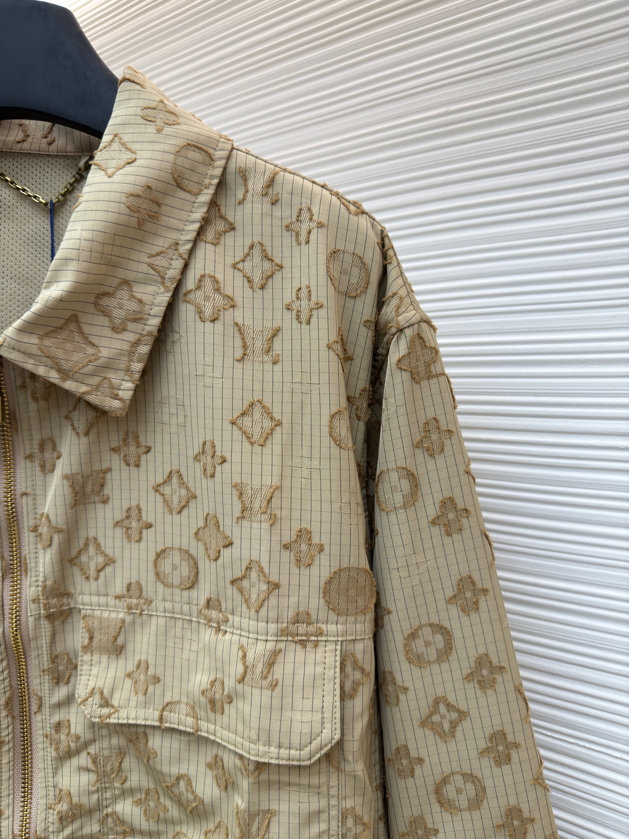 LOUIS VUITTON 路易威登 满印双口袋拉链夹克 外套 长袖 秋冬 卡其色 C0