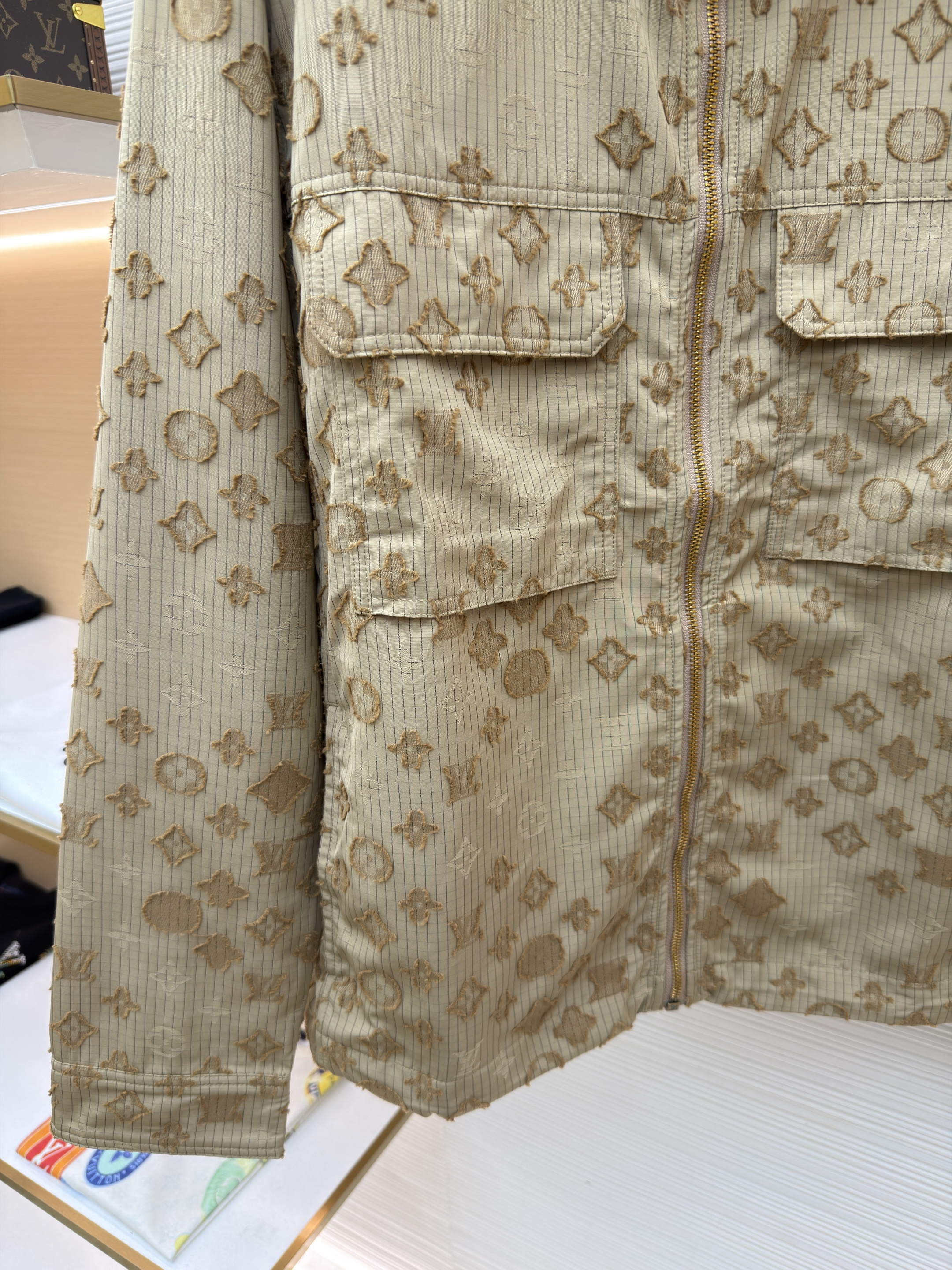 LOUIS VUITTON 路易威登 满印双口袋拉链夹克 外套 长袖 秋冬 卡其色 C0