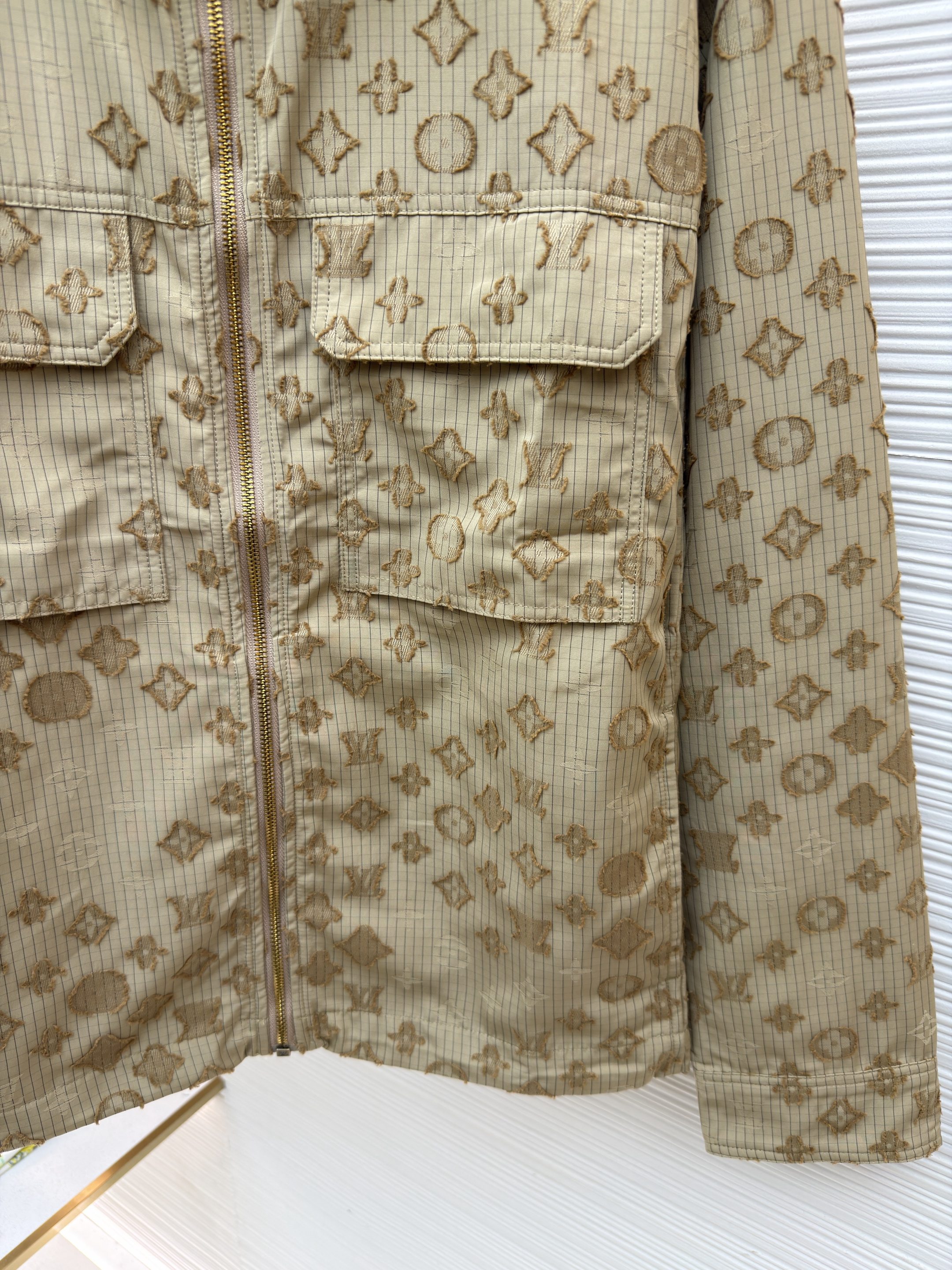 LOUIS VUITTON 路易威登 满印双口袋拉链夹克 外套 长袖 秋冬 卡其色 C0