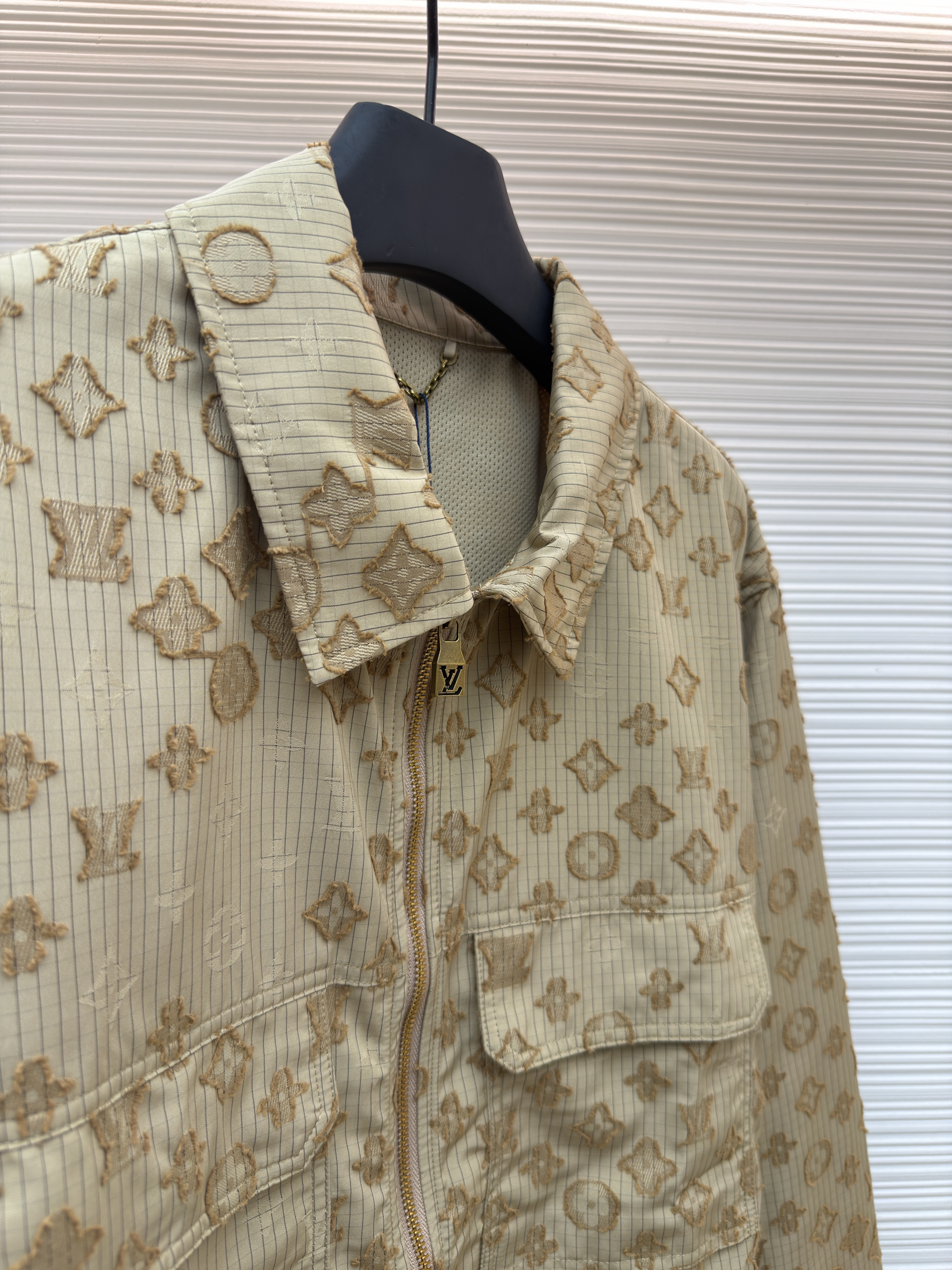 LOUIS VUITTON 路易威登 满印双口袋拉链夹克 外套 长袖 秋冬 卡其色 C0