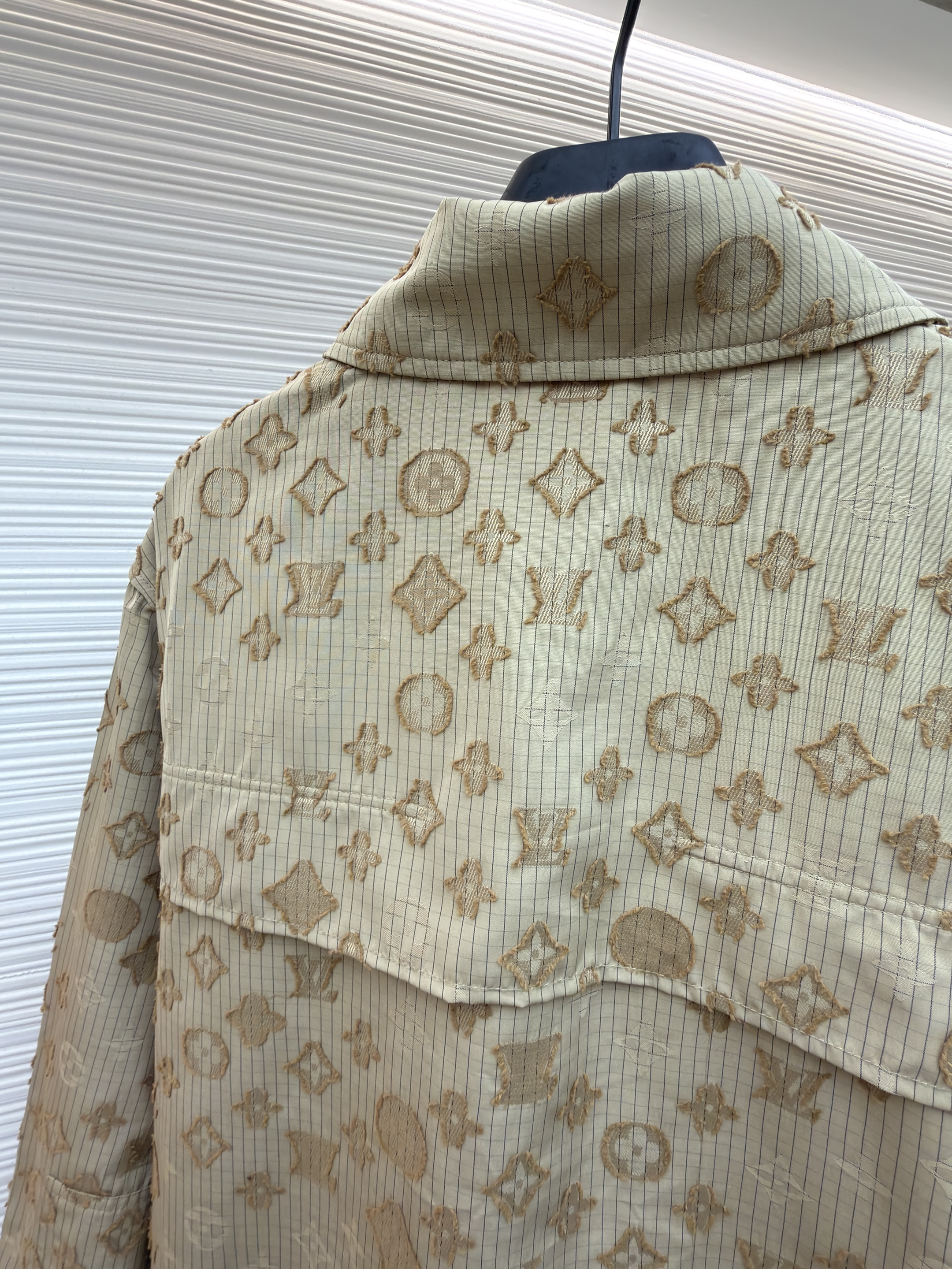 LOUIS VUITTON 路易威登 满印双口袋拉链夹克 外套 长袖 秋冬 卡其色 C0