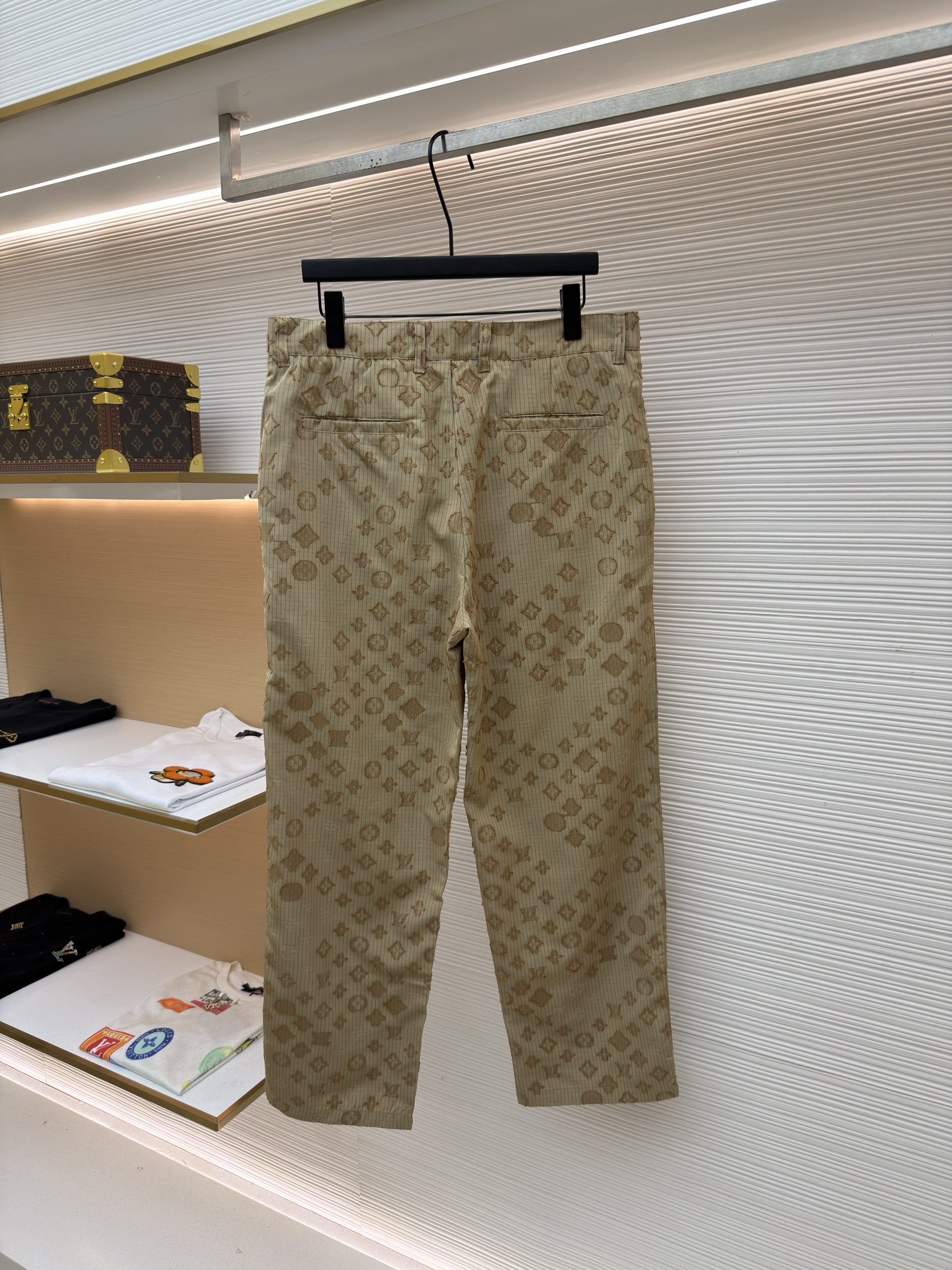 LOUIS VUITTON  路易威登 LV 满印刺绣长裤 休闲裤 裤子 卡其色 B0