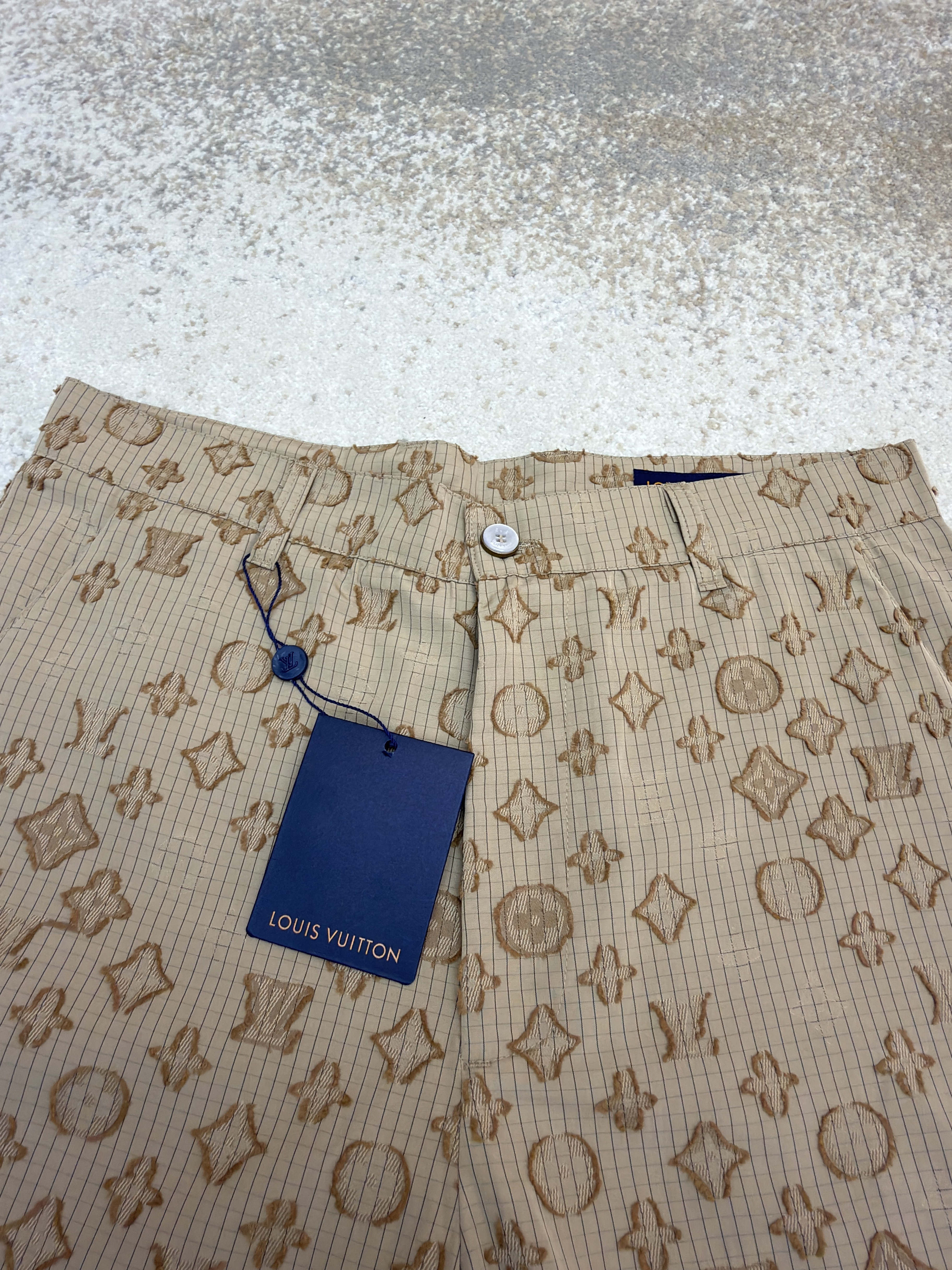 LOUIS VUITTON  路易威登 LV 满印刺绣长裤 休闲裤 裤子 卡其色 B0