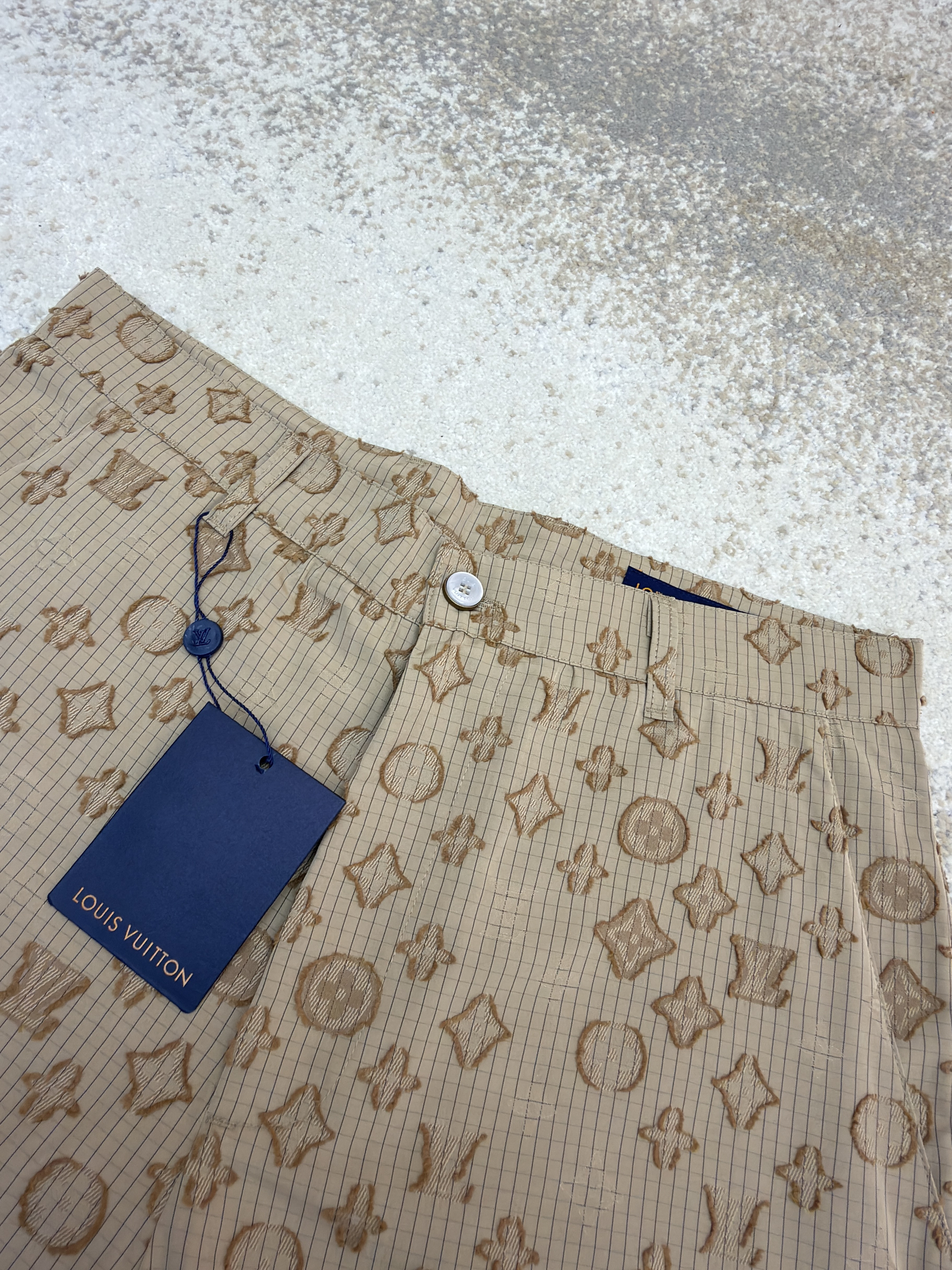 LOUIS VUITTON  路易威登 LV 满印刺绣长裤 休闲裤 裤子 卡其色 B0