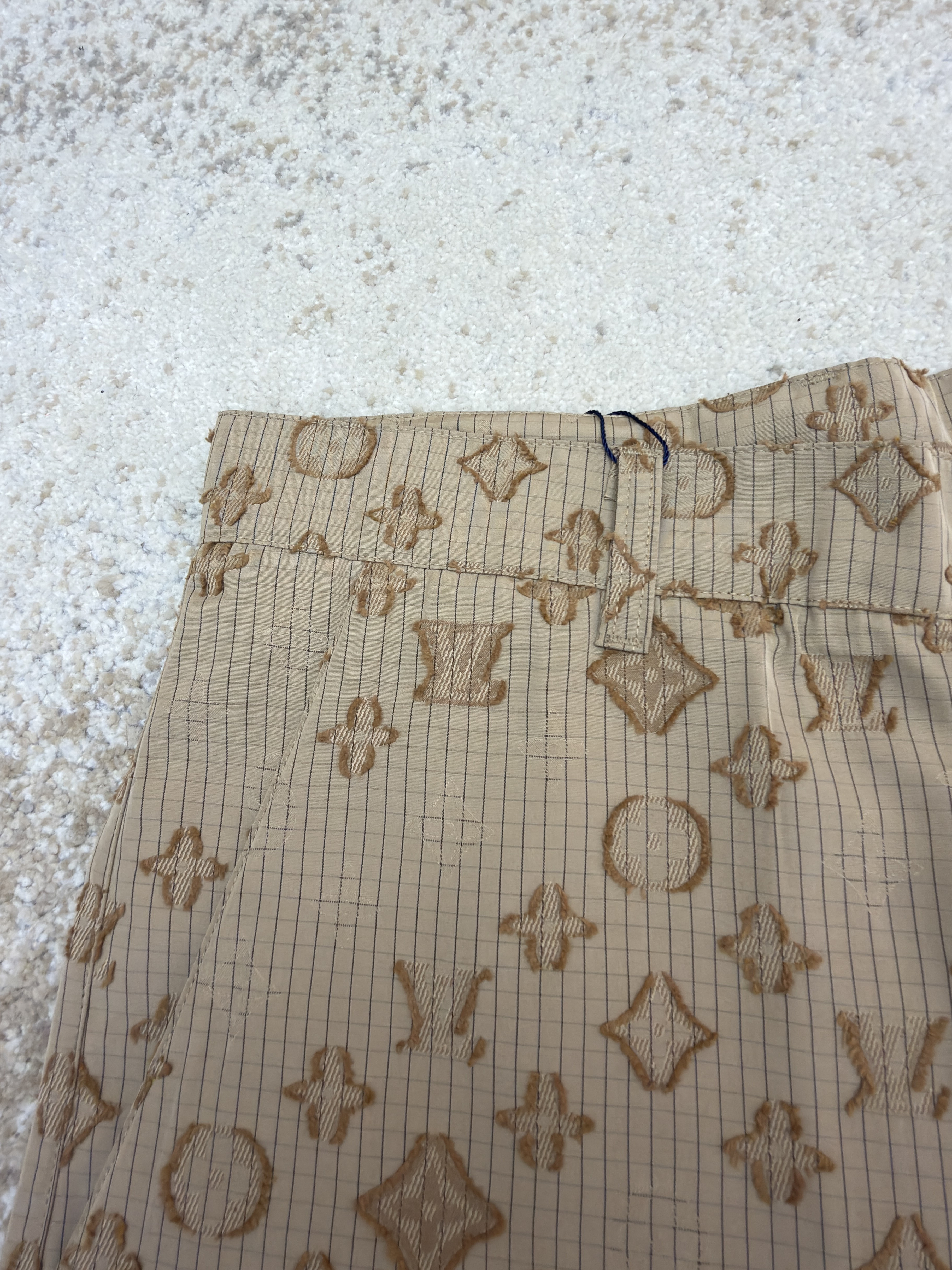 LOUIS VUITTON  路易威登 LV 满印刺绣长裤 休闲裤 裤子 卡其色 B0