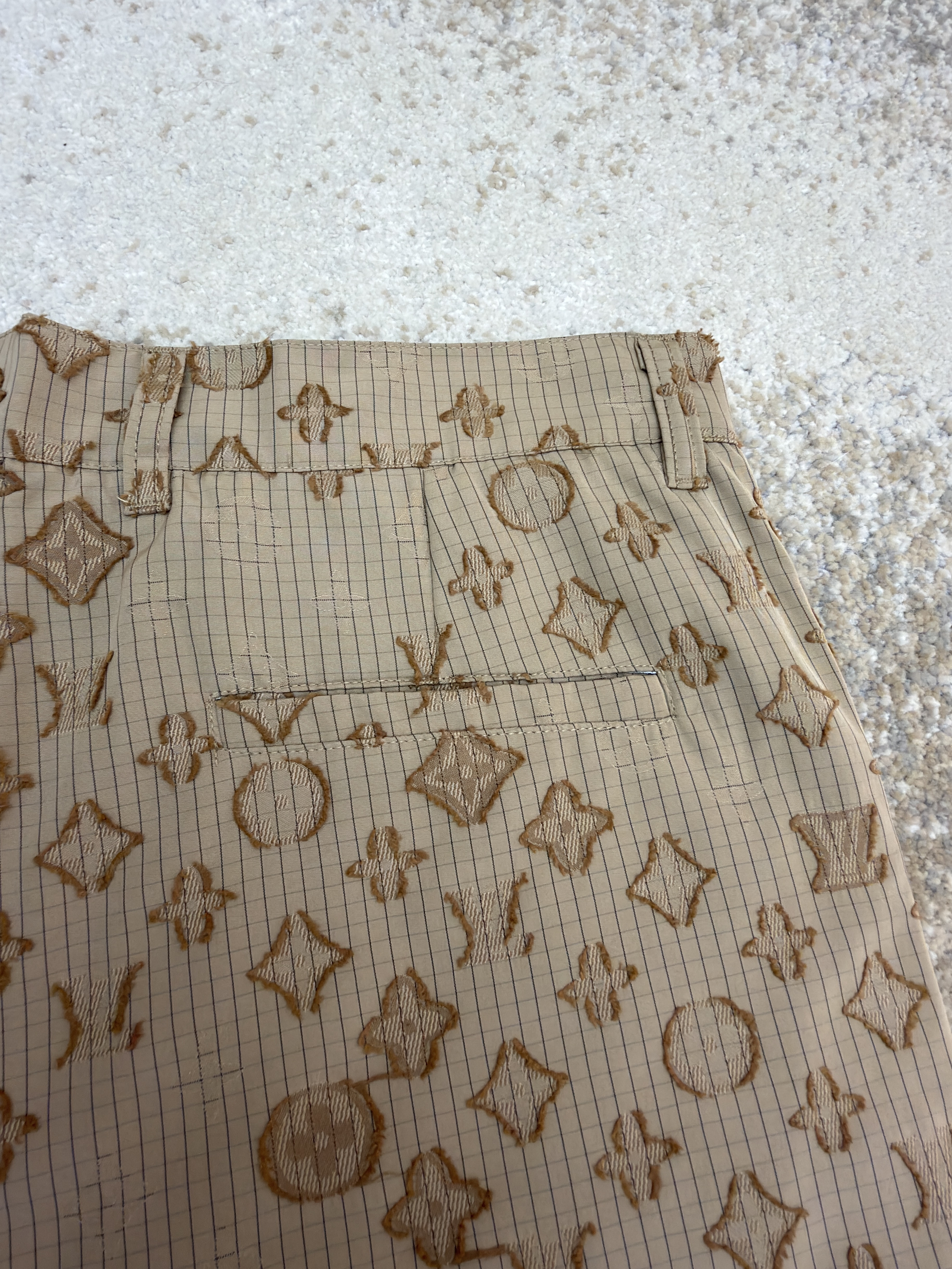 LOUIS VUITTON  路易威登 LV 满印刺绣长裤 休闲裤 裤子 卡其色 B0