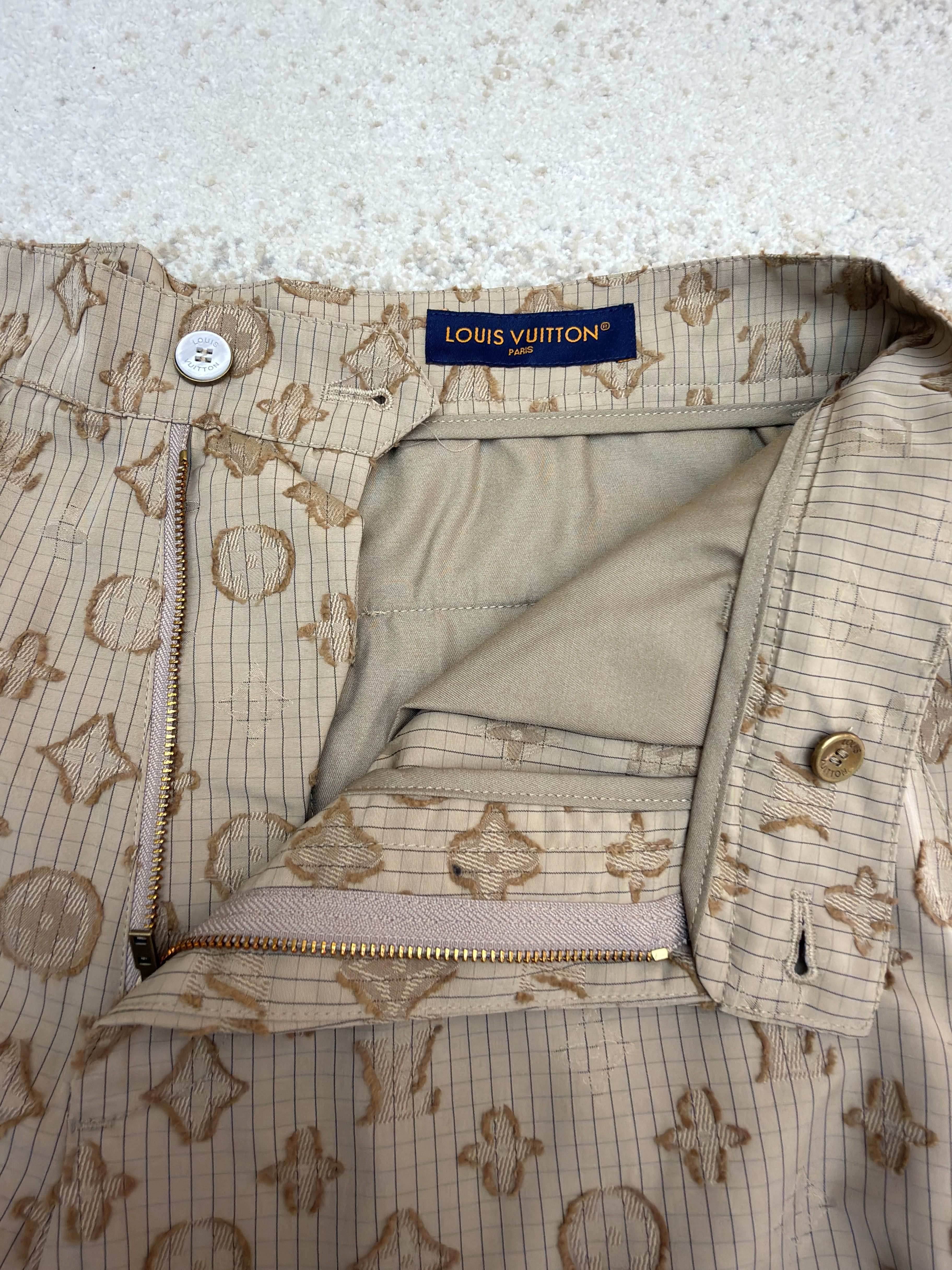 LOUIS VUITTON  路易威登 LV 满印刺绣长裤 休闲裤 裤子 卡其色 B0