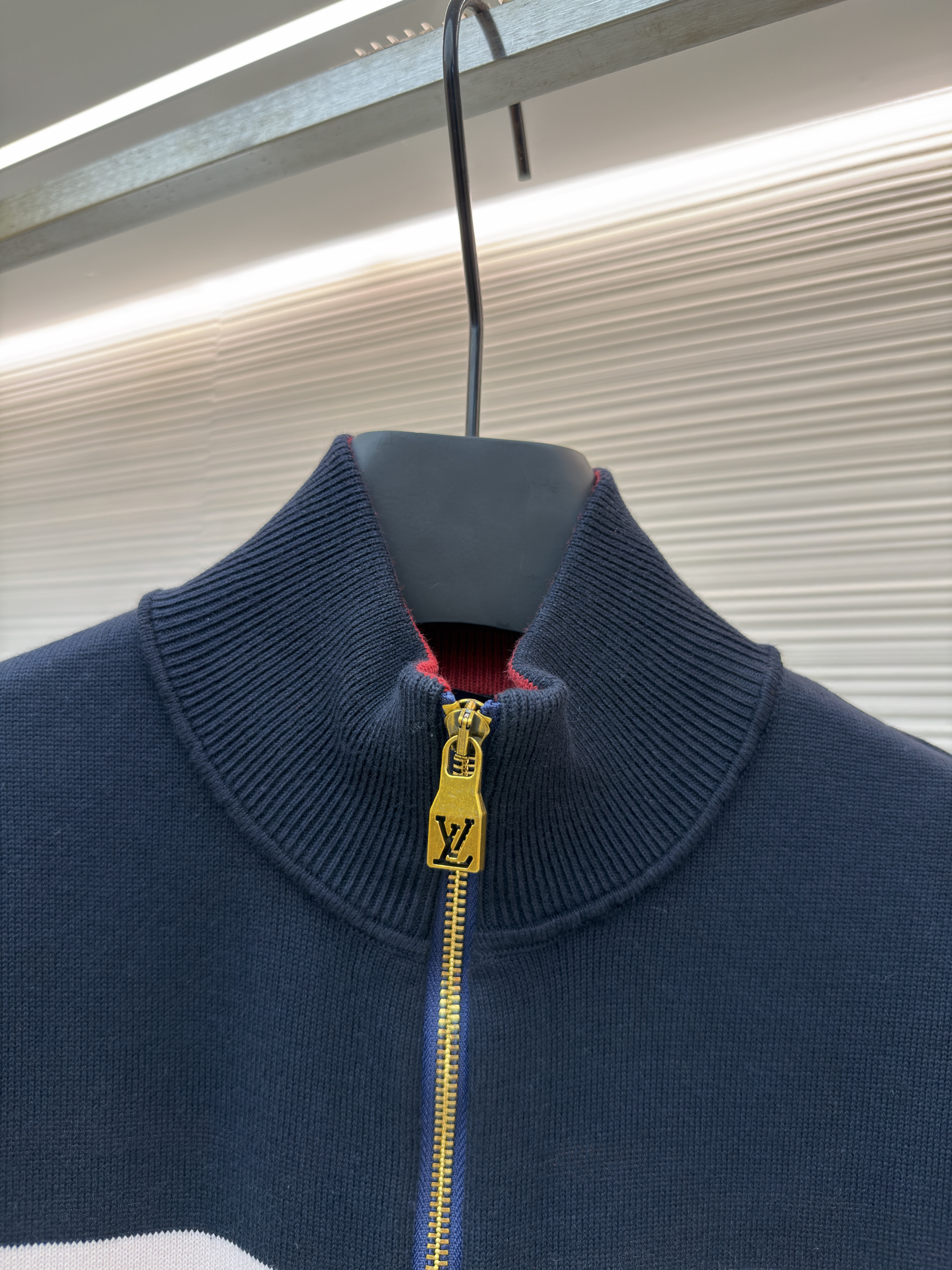 LOUIS VUITTON 路易威登 字母嵌花拼色条纹拉链立领针织外套 开衫 针织衫 毛衣 长袖 秋冬 藏蓝色 C0