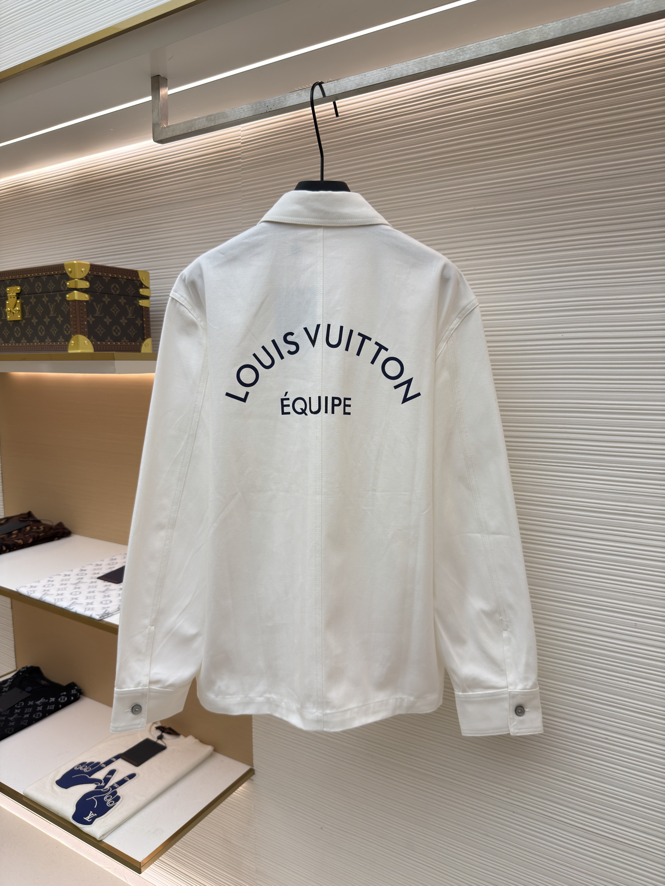 LOUIS VUITTON 路易威登 后背logo印花工装夹克 外套 长袖 秋冬 白色 B0