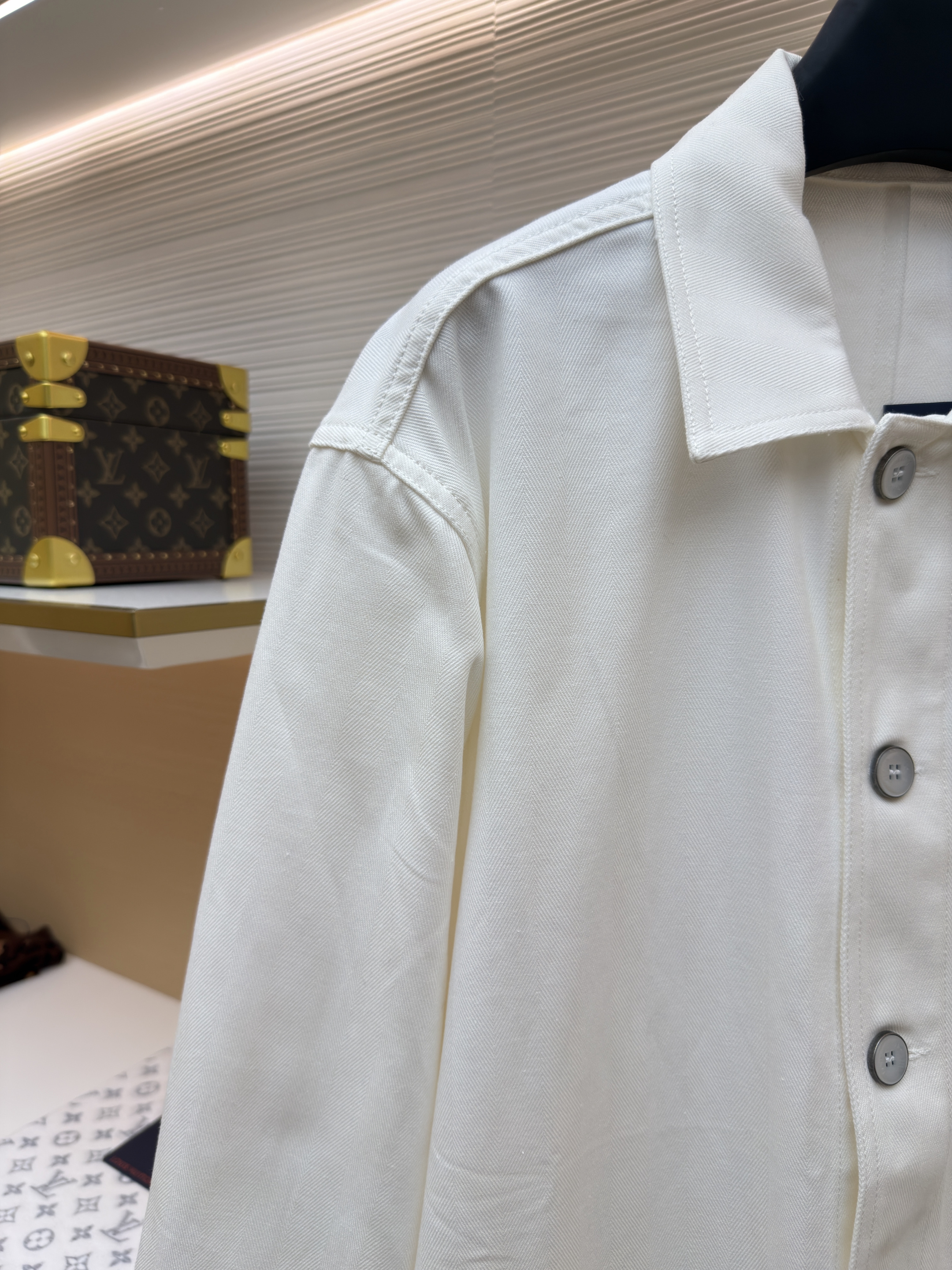 LOUIS VUITTON 路易威登 后背logo印花工装夹克 外套 长袖 秋冬 白色 B0