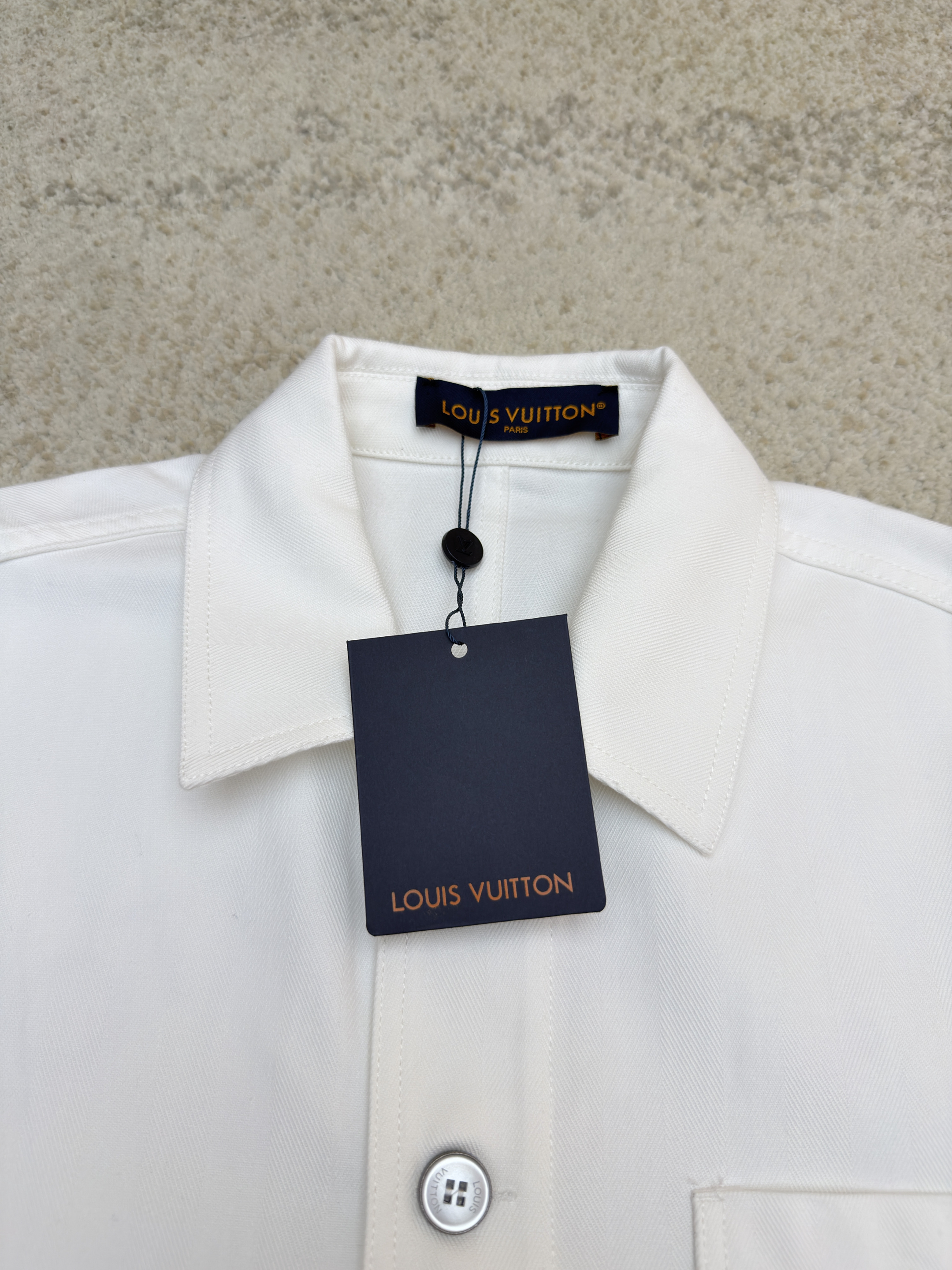 LOUIS VUITTON 路易威登 后背logo印花工装夹克 外套 长袖 秋冬 白色 B0