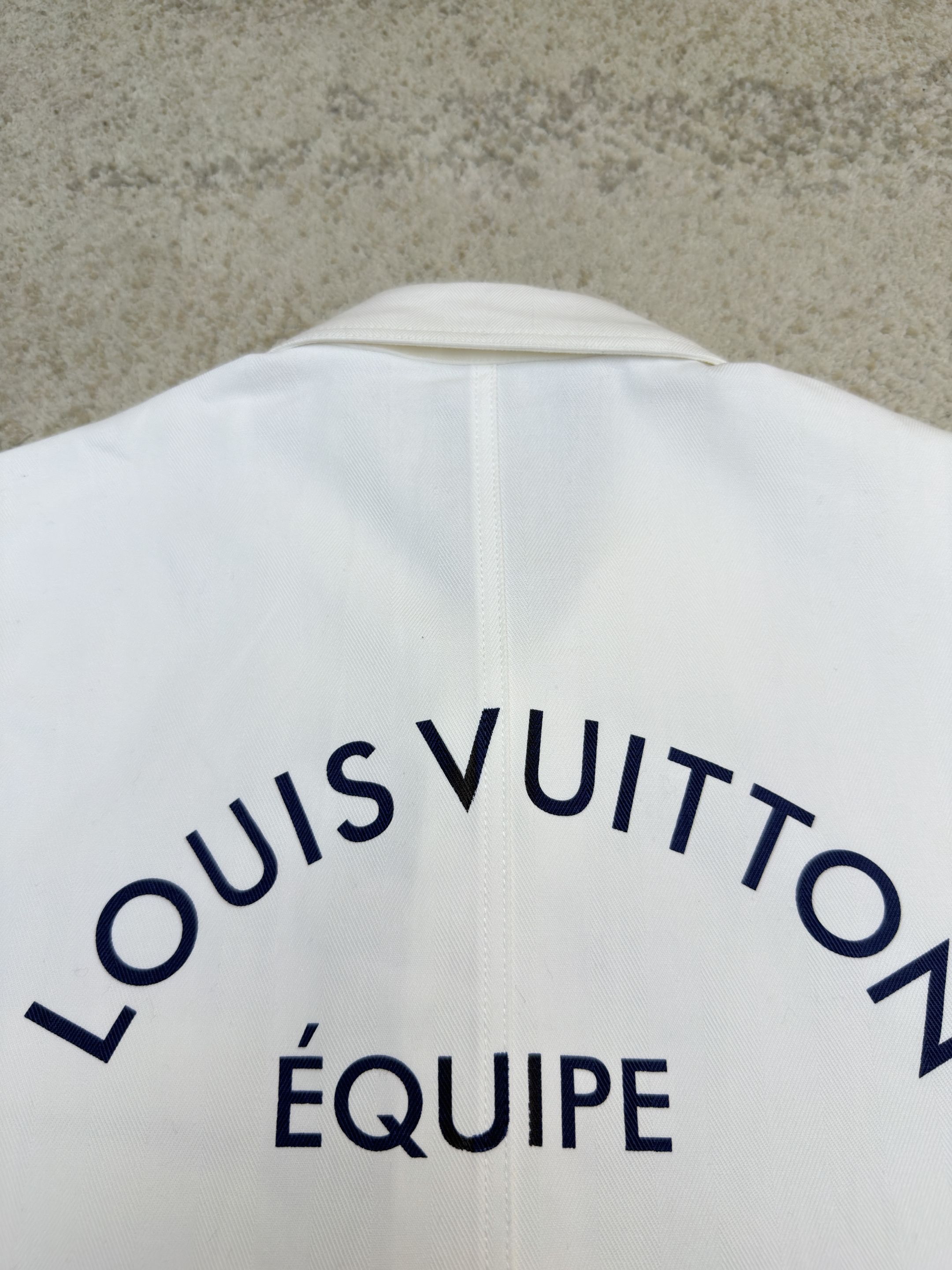LOUIS VUITTON 路易威登 后背logo印花工装夹克 外套 长袖 秋冬 白色 B0