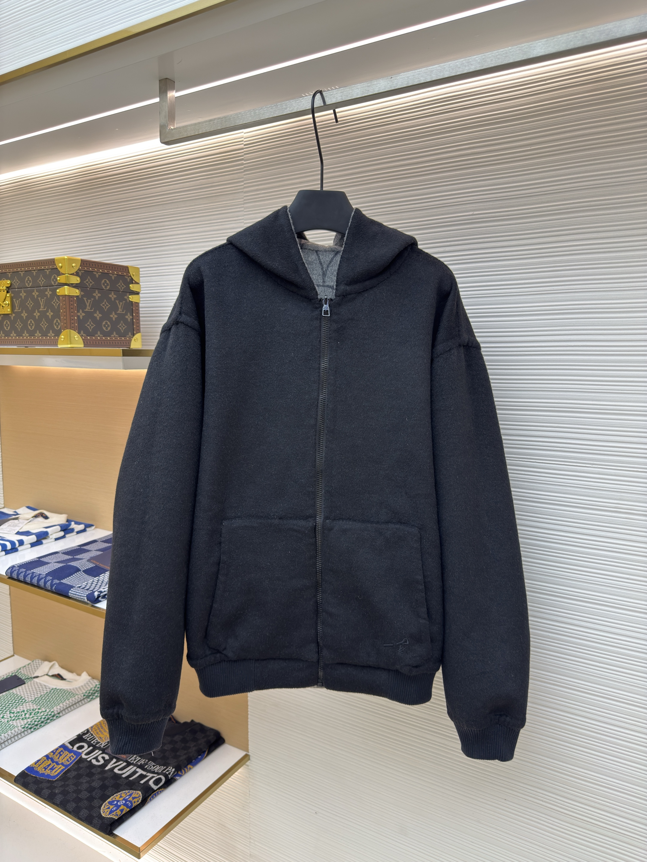 LOUIS VUITTON 路易威登 双面两穿圆圈花毛呢拉链连帽卫衣 连帽衫 外套 夹克 秋冬 灰色 E0