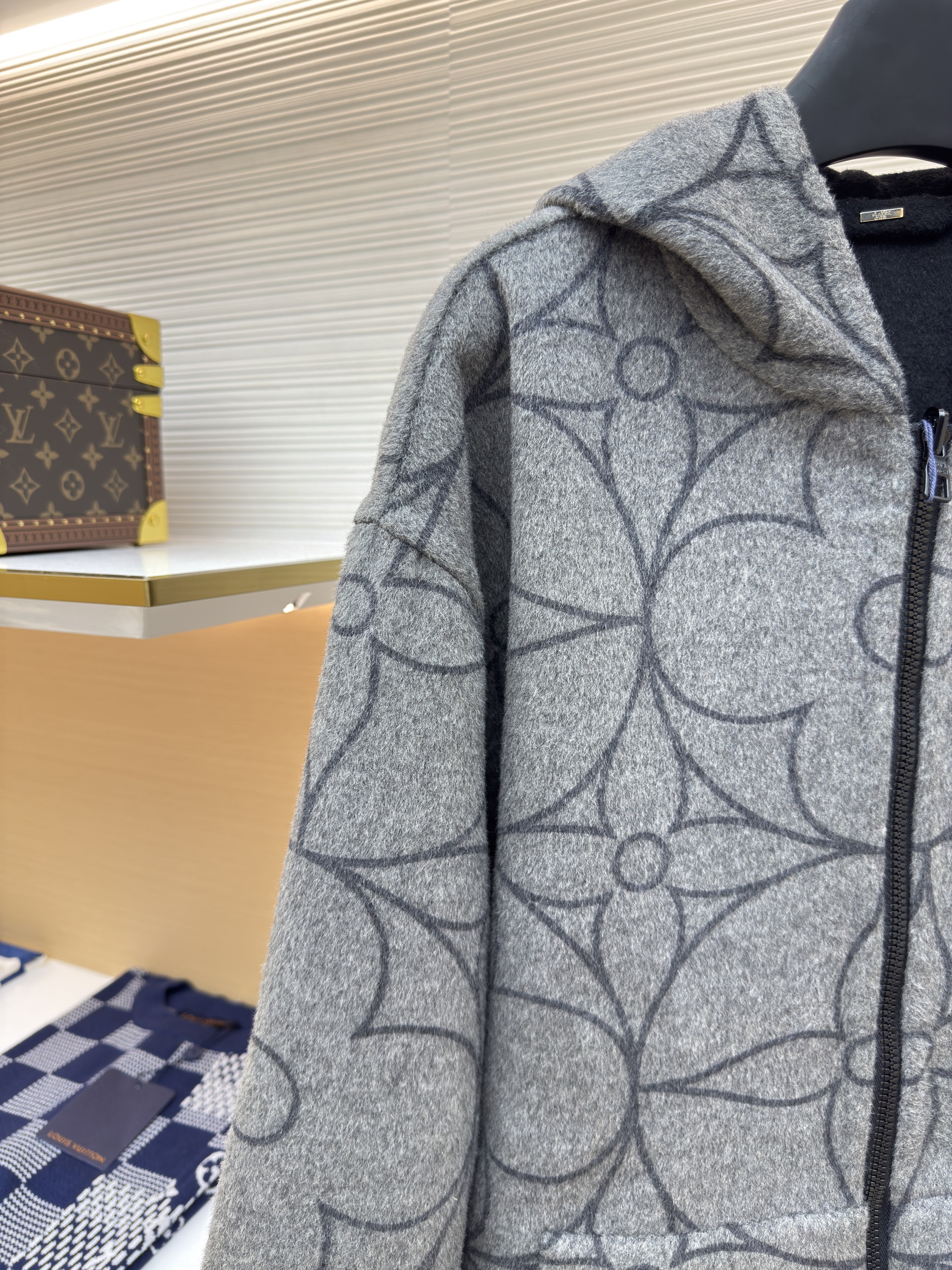 LOUIS VUITTON 路易威登 双面两穿圆圈花毛呢拉链连帽卫衣 连帽衫 外套 夹克 秋冬 灰色 E0