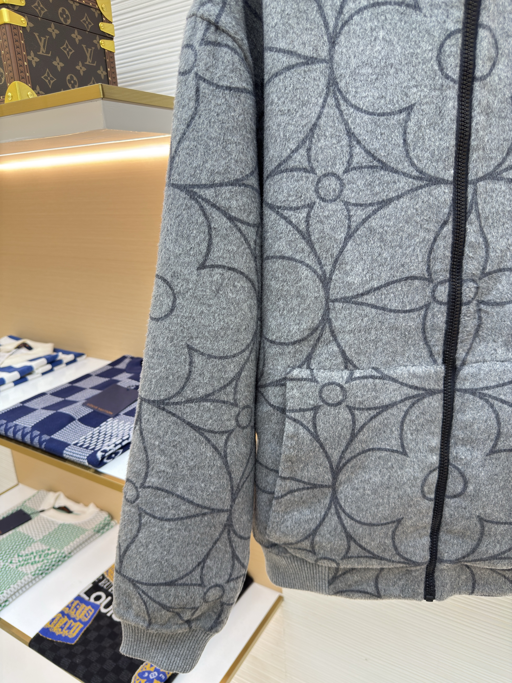 LOUIS VUITTON 路易威登 双面两穿圆圈花毛呢拉链连帽卫衣 连帽衫 外套 夹克 秋冬 灰色 E0