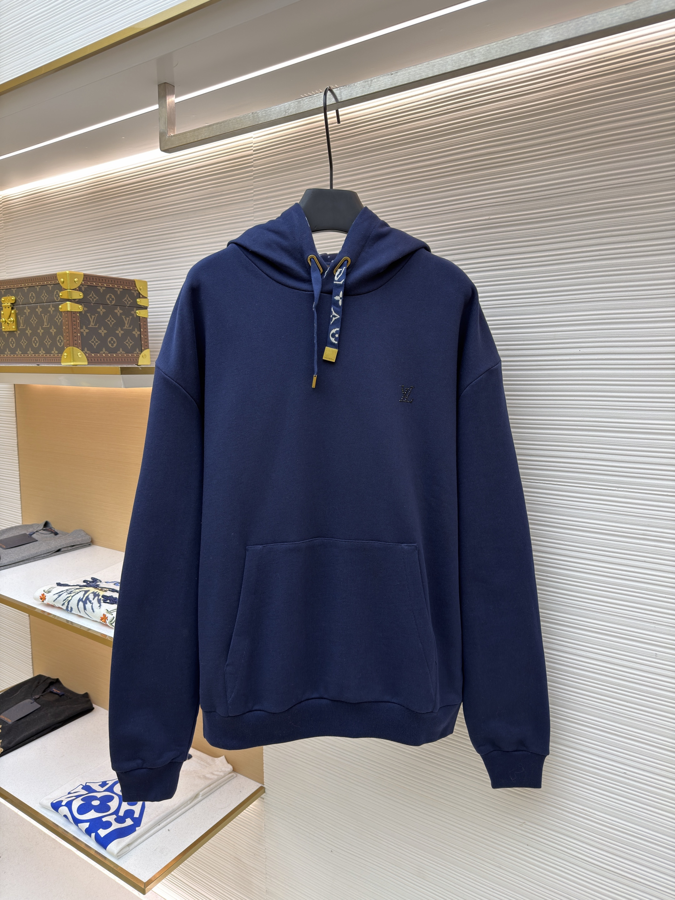 LOUIS VUITTON 路易威登 小标logo套头连帽卫衣 连帽衫 外套 秋冬 藏蓝色 白色 B0