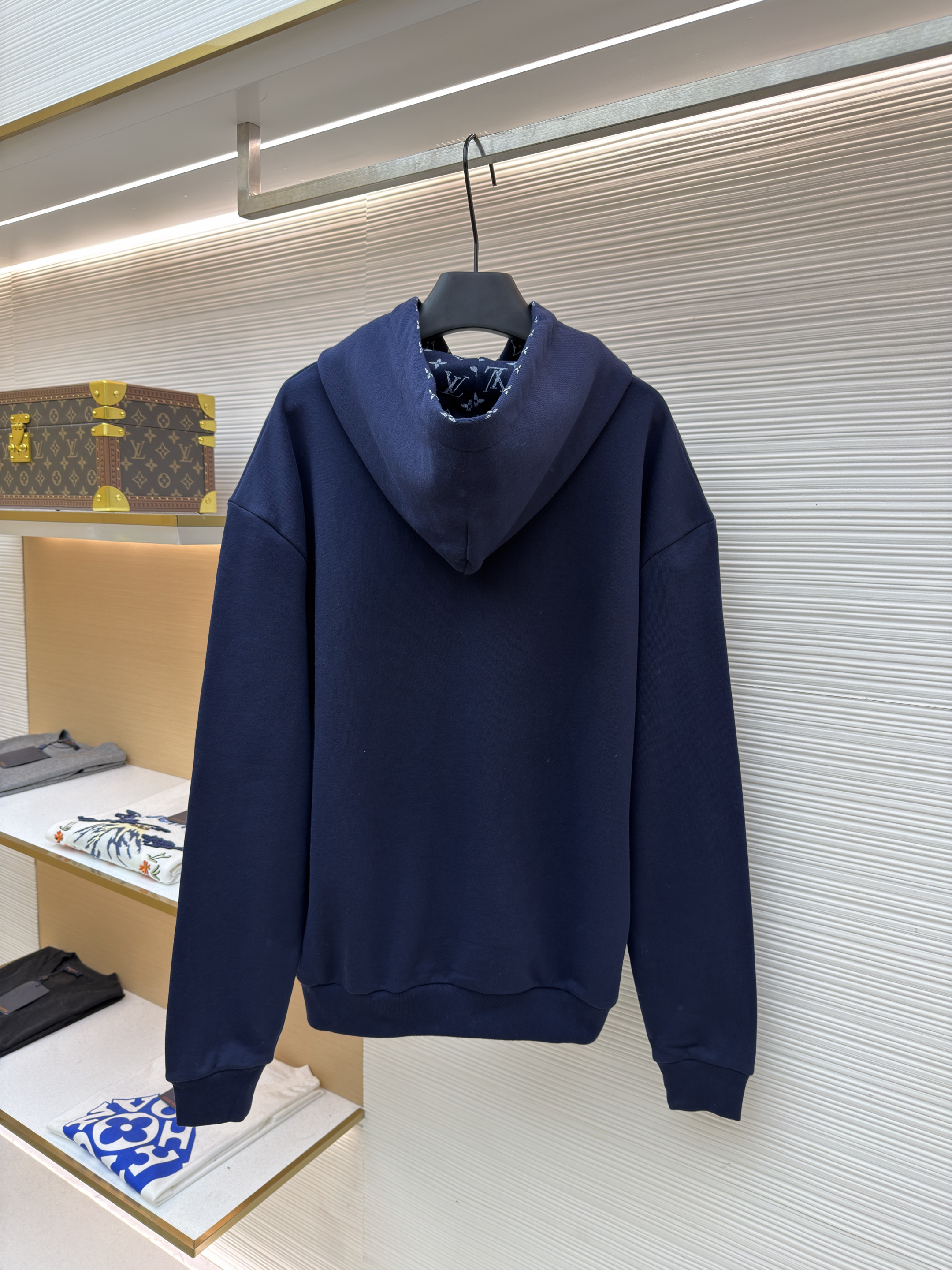 LOUIS VUITTON 路易威登 小标logo套头连帽卫衣 连帽衫 外套 秋冬 藏蓝色 白色 B0