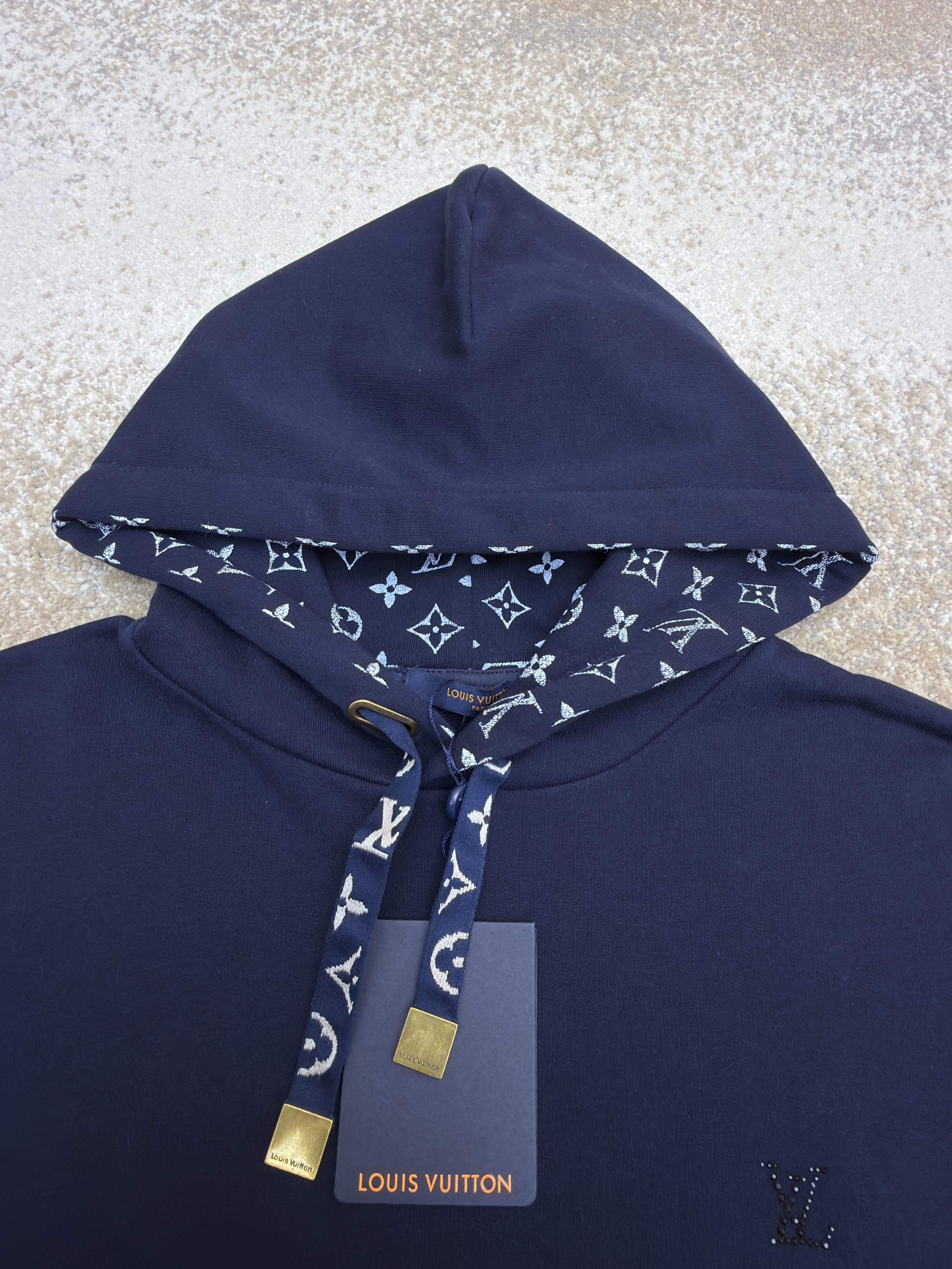 LOUIS VUITTON 路易威登 小标logo套头连帽卫衣 连帽衫 外套 秋冬 藏蓝色 白色 B0