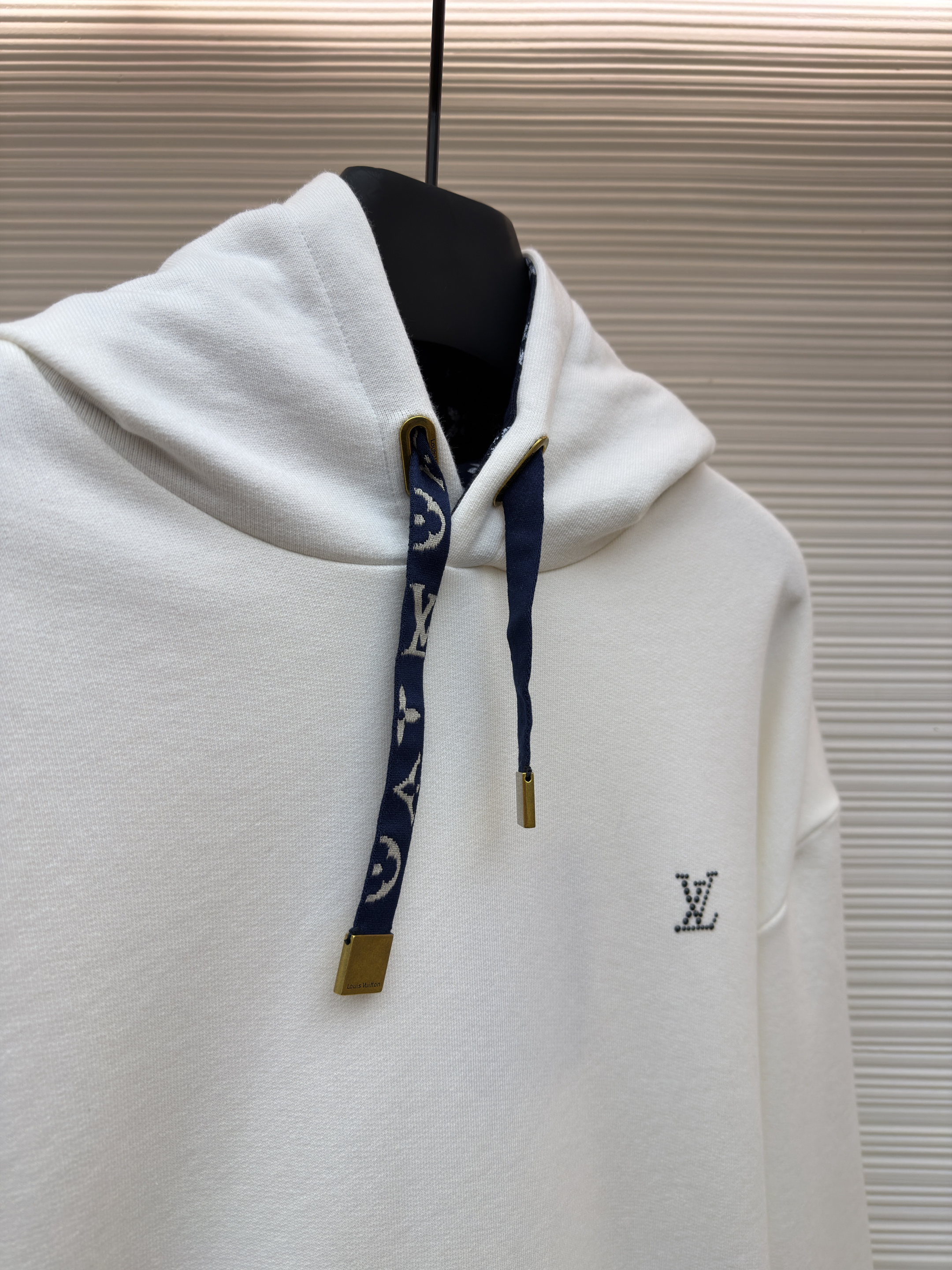 LOUIS VUITTON 路易威登 小标logo套头连帽卫衣 连帽衫 外套 秋冬 藏蓝色 白色 B0