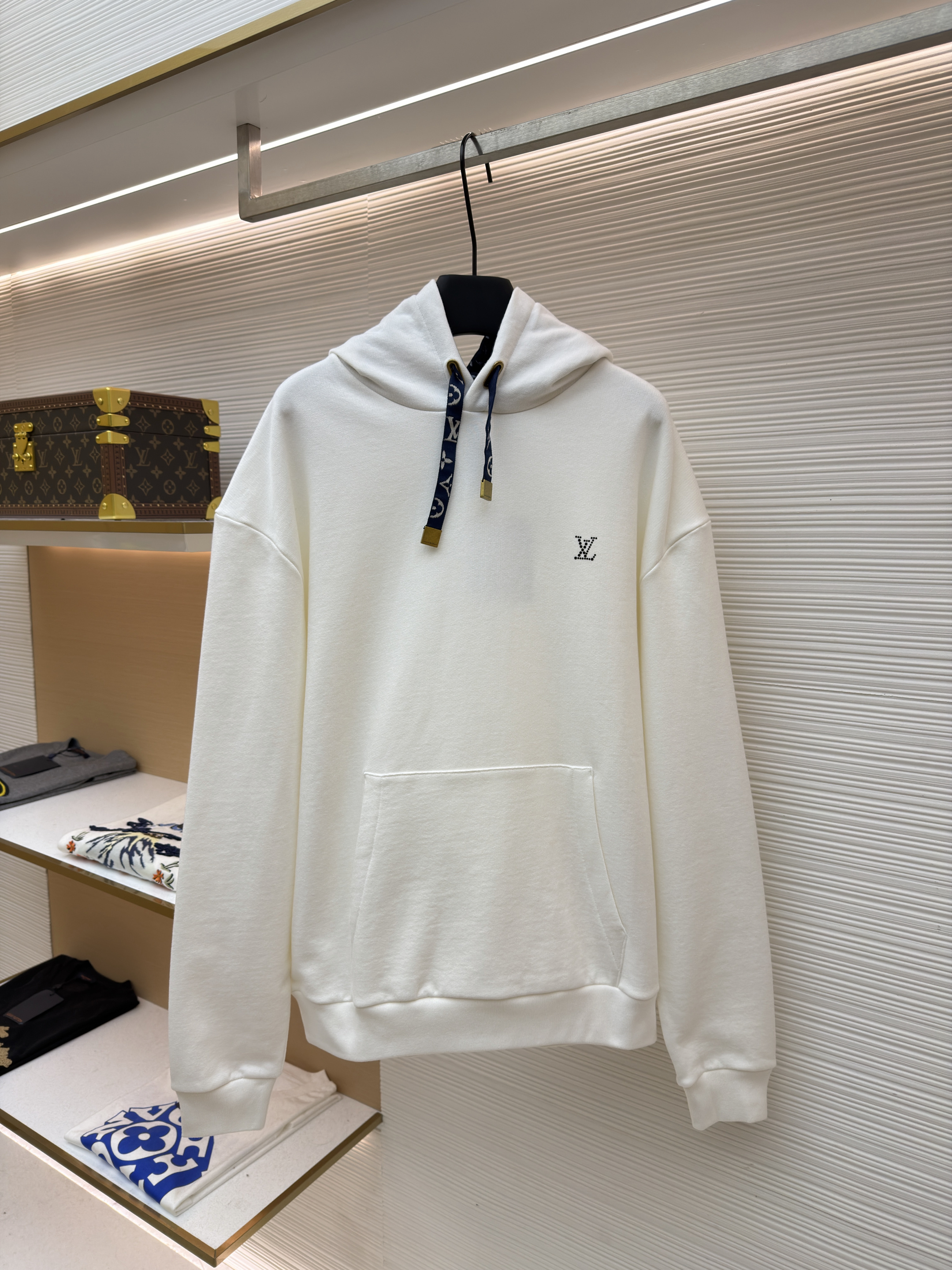 LOUIS VUITTON 路易威登 小标logo套头连帽卫衣 连帽衫 外套 秋冬 藏蓝色 白色 B0