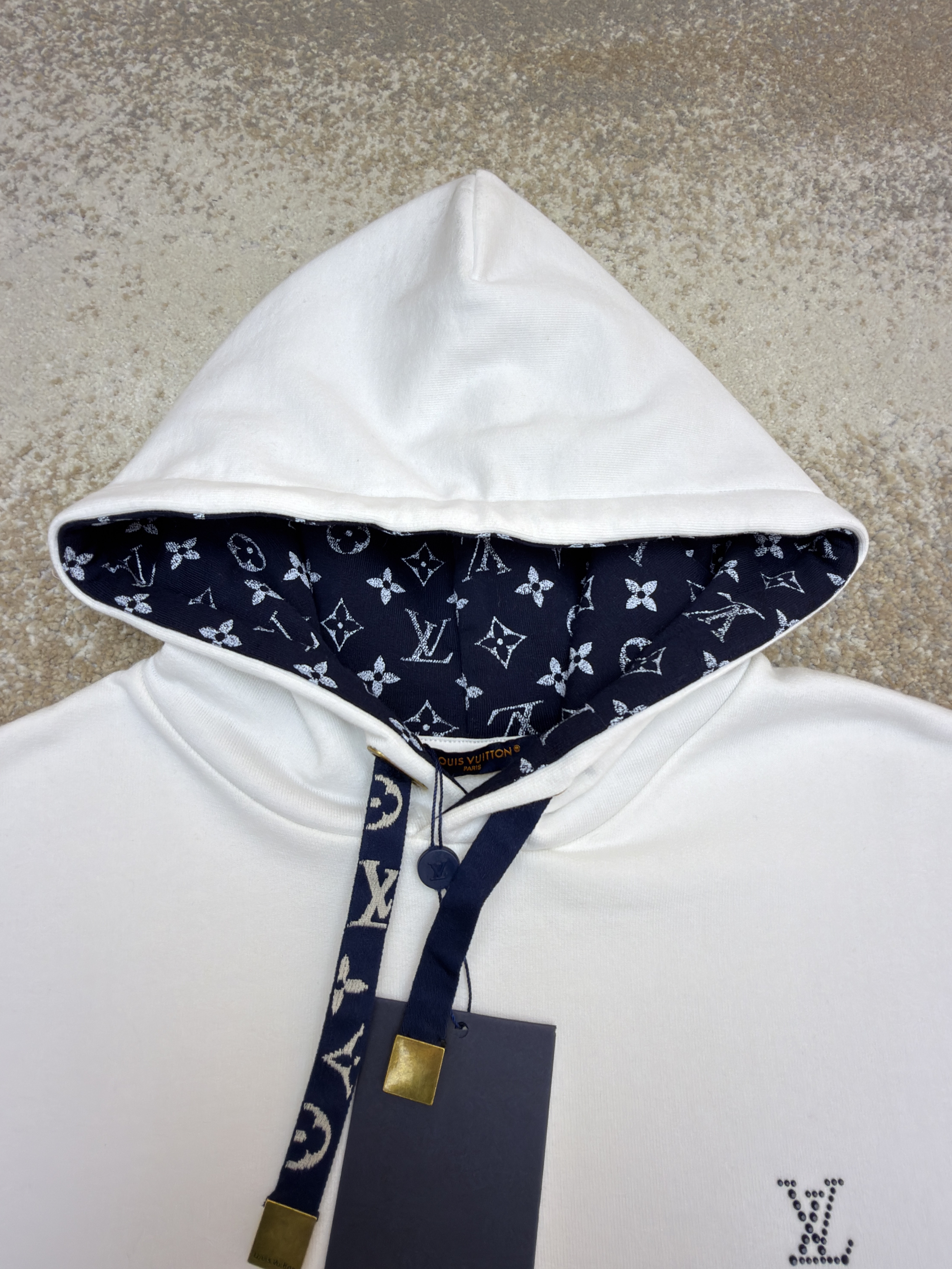 LOUIS VUITTON 路易威登 小标logo套头连帽卫衣 连帽衫 外套 秋冬 藏蓝色 白色 B0